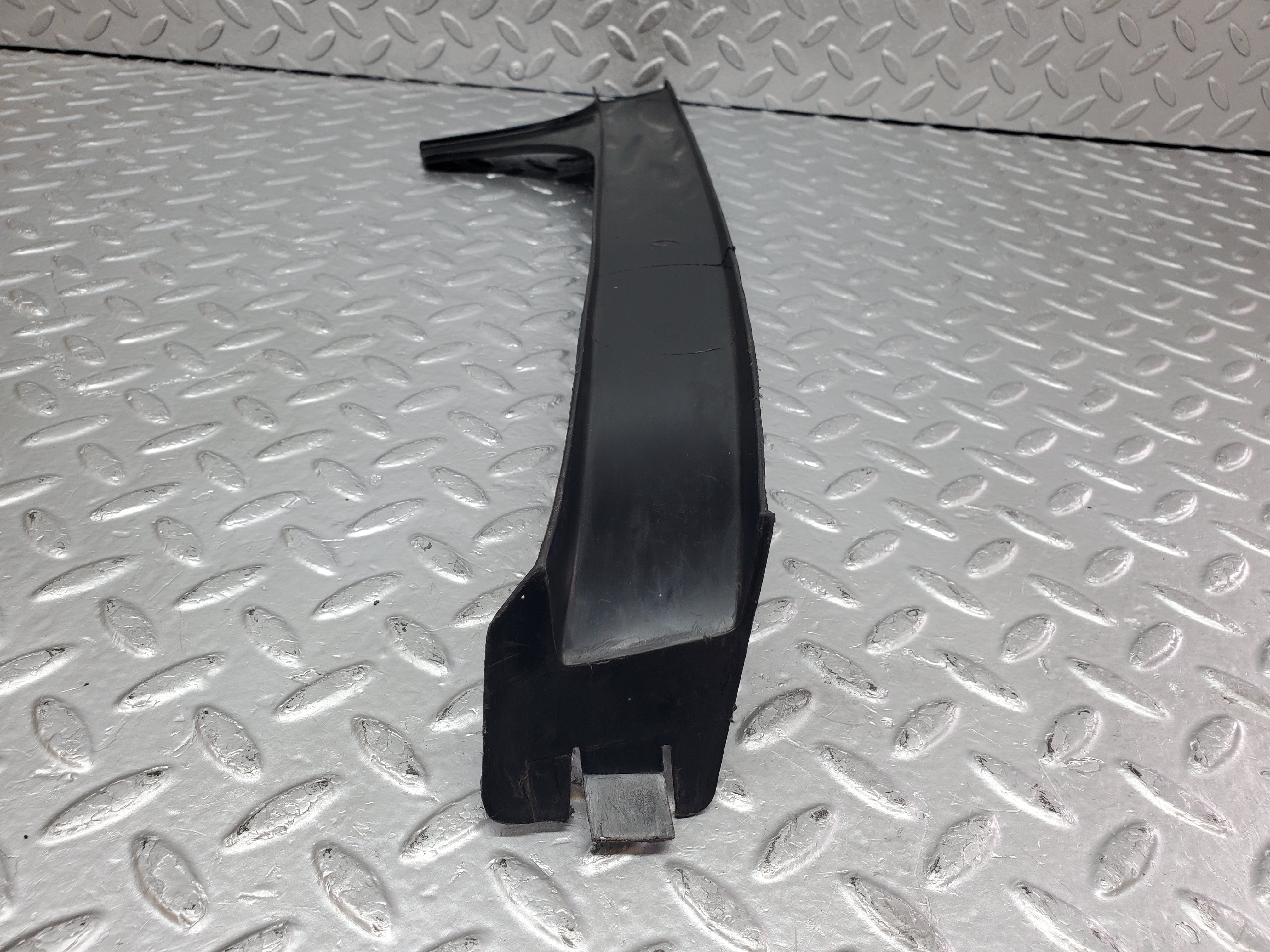 1131 Mercedes-Benz C123 230CE Coupe Cable Channel Cover Rear Left 1238210136