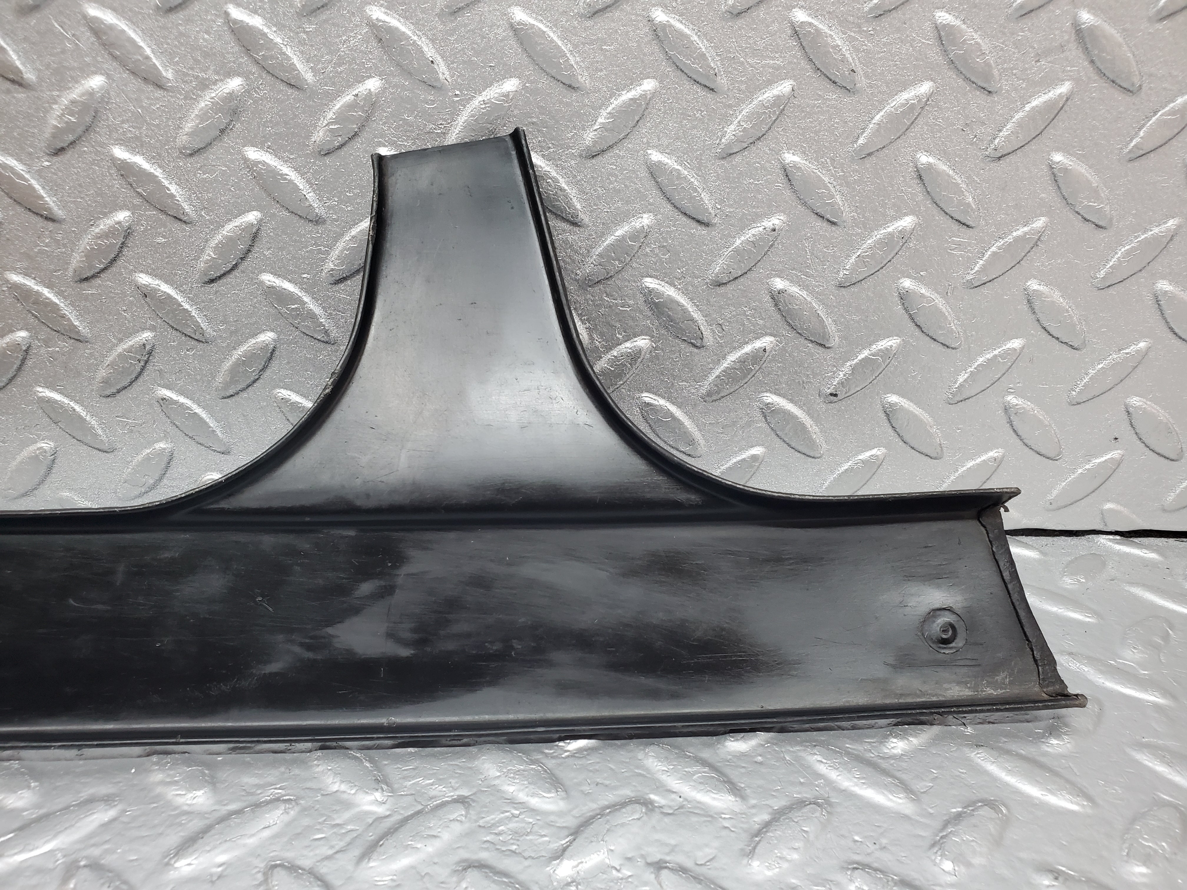 1131 Mercedes-Benz C123 230CE Coupe Cable Channel Cover Rear Left 1238210136