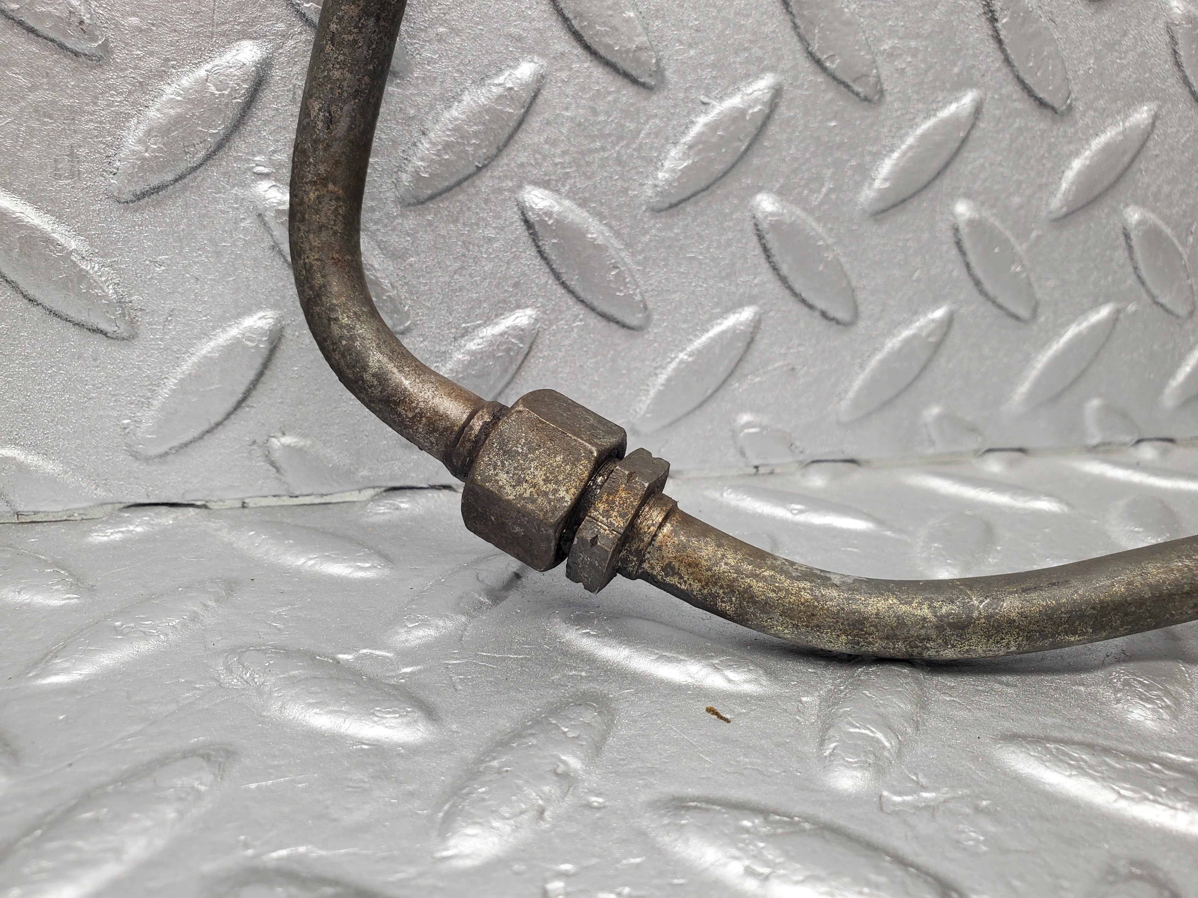 1118 Mercedes-Benz W123 240D Gearbox Oil Hose Pipe