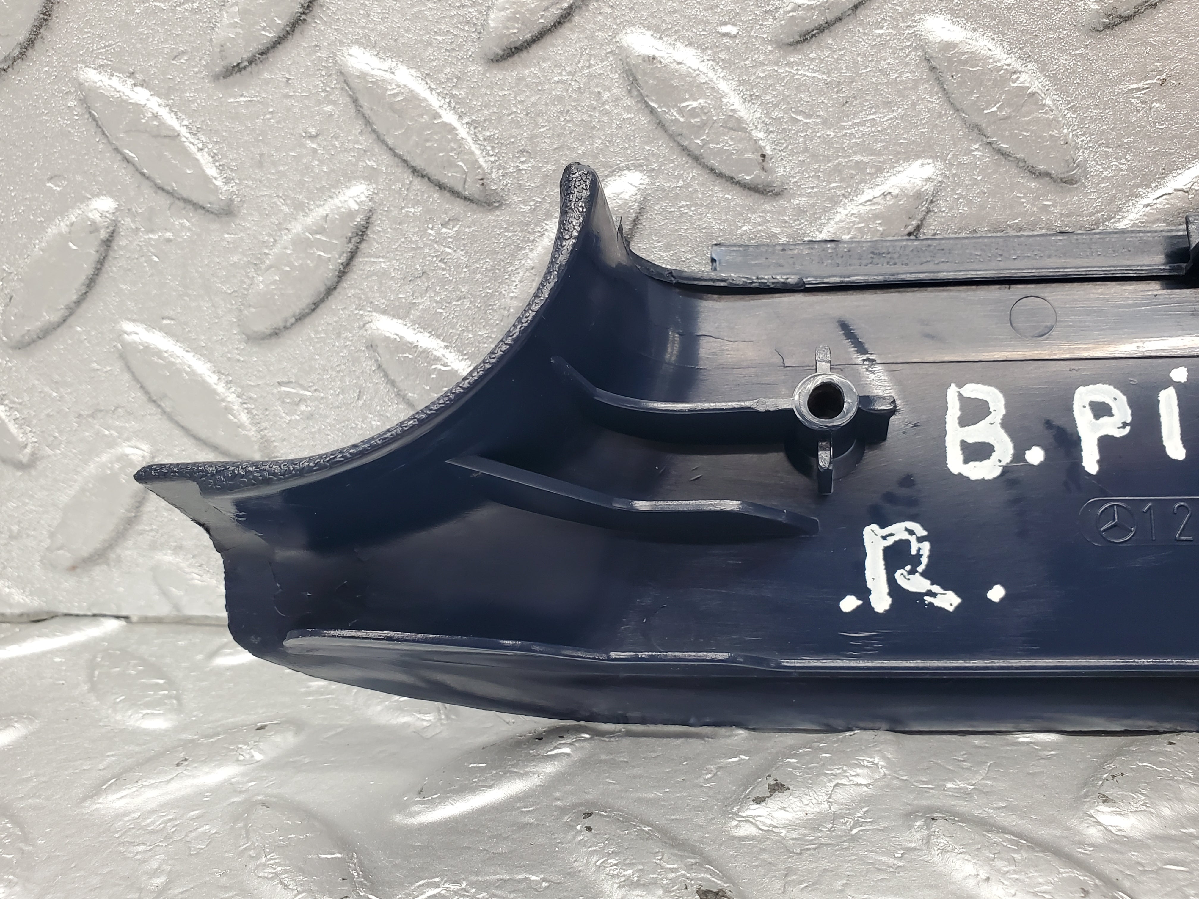 1330 Mercedes-Benz V123 240D B Pillar Bottom Cover Right Blue 1236922222