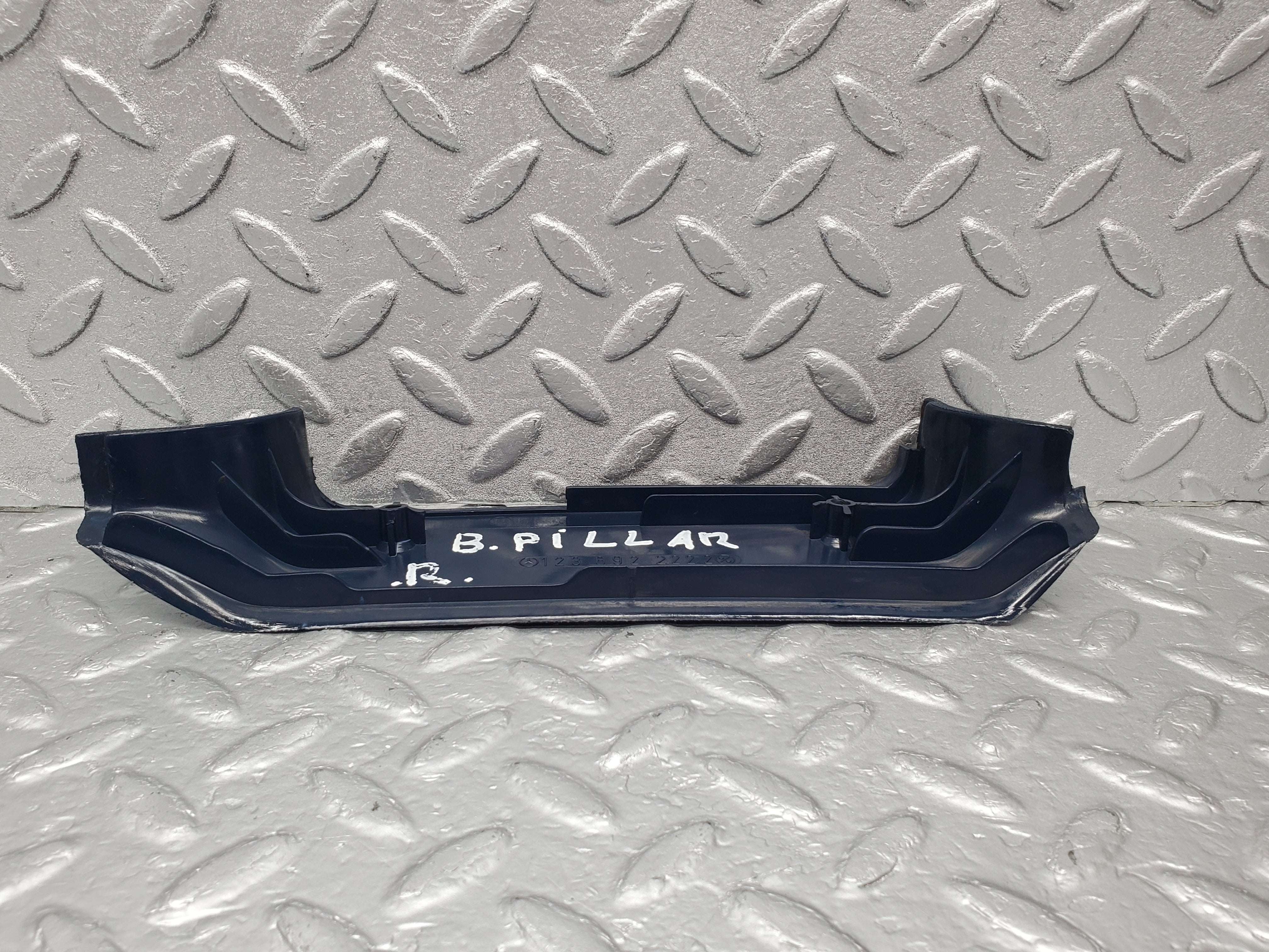 1330 Mercedes-Benz V123 240D B Pillar Bottom Cover Right Blue 1236922222