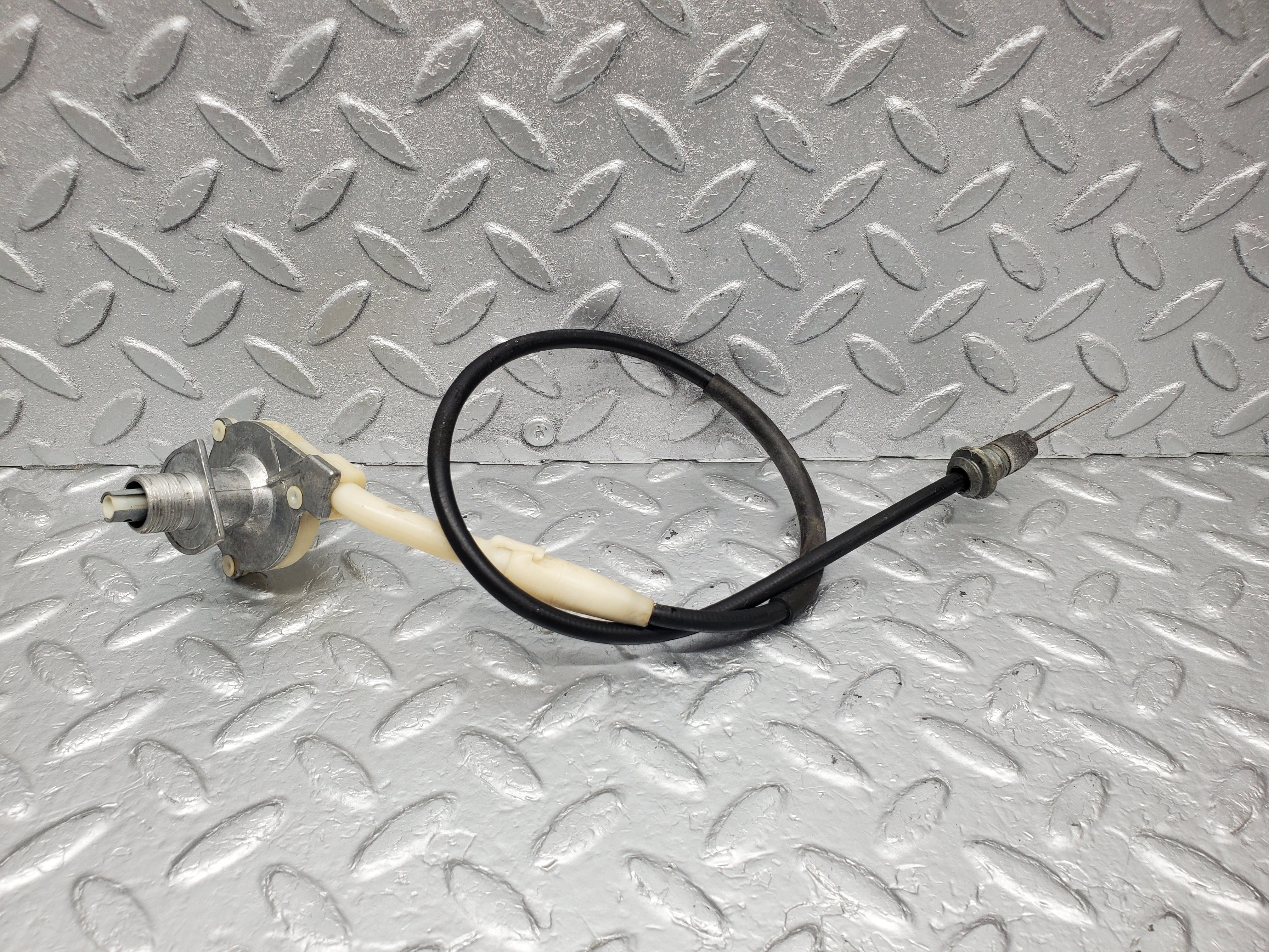 1346 Mercedes-Benz V123 240D LWB Heater Regulator 1238300485