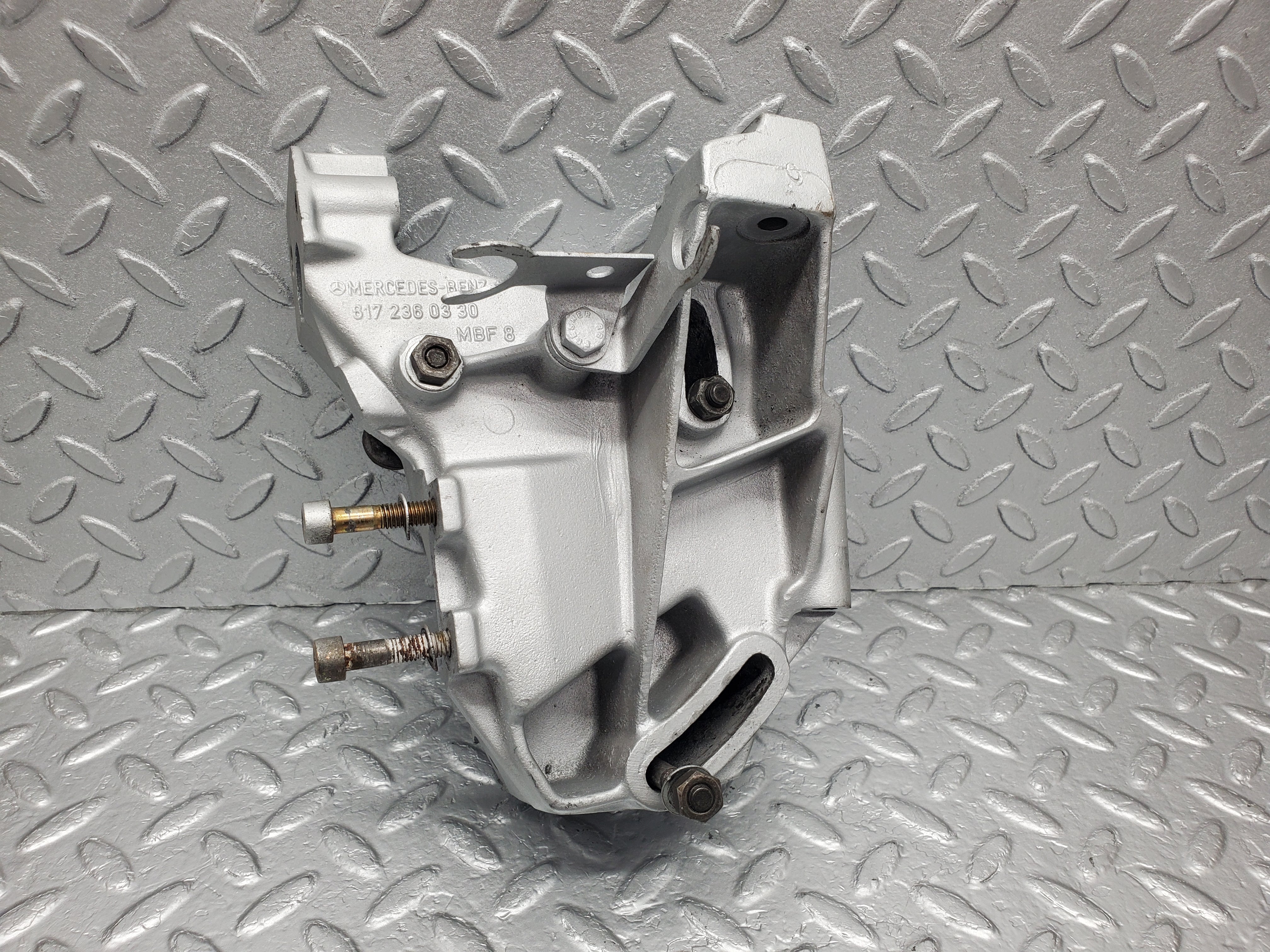 1355 Mercedes-Benz V123 240D Power Steering Pump  Bracket  6172360330