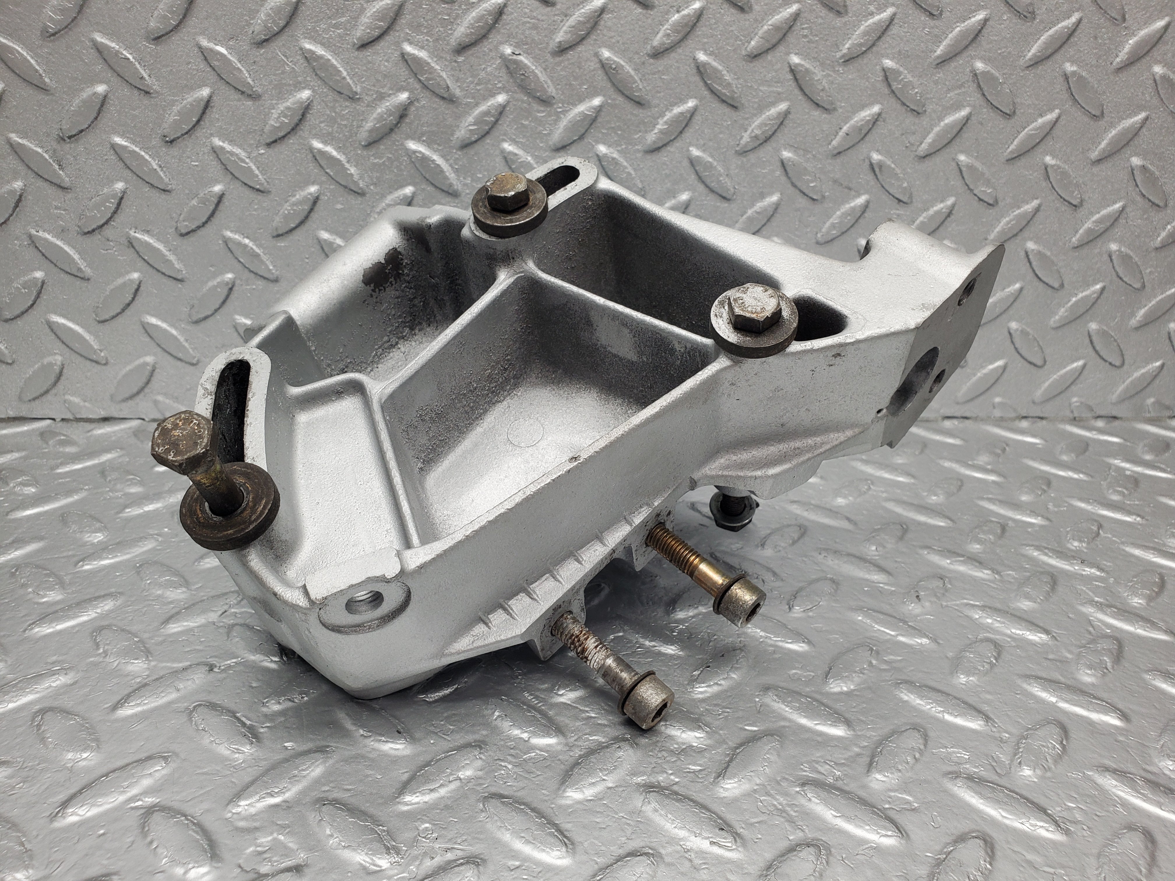 1355 Mercedes-Benz V123 240D Power Steering Pump  Bracket  6172360330
