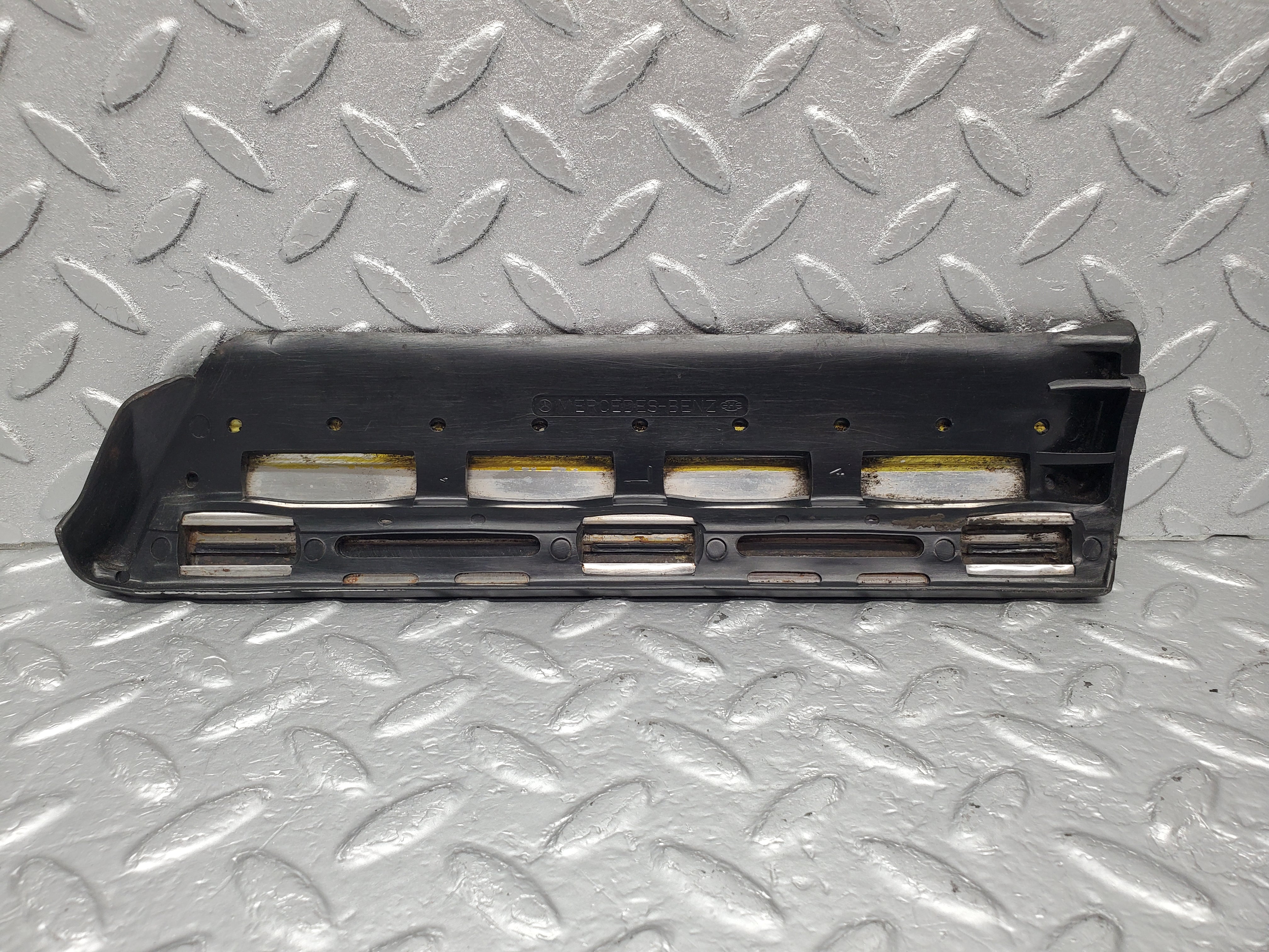 1362 Mercedes-Benz V123 240D Front Left Lower Moulding Trim