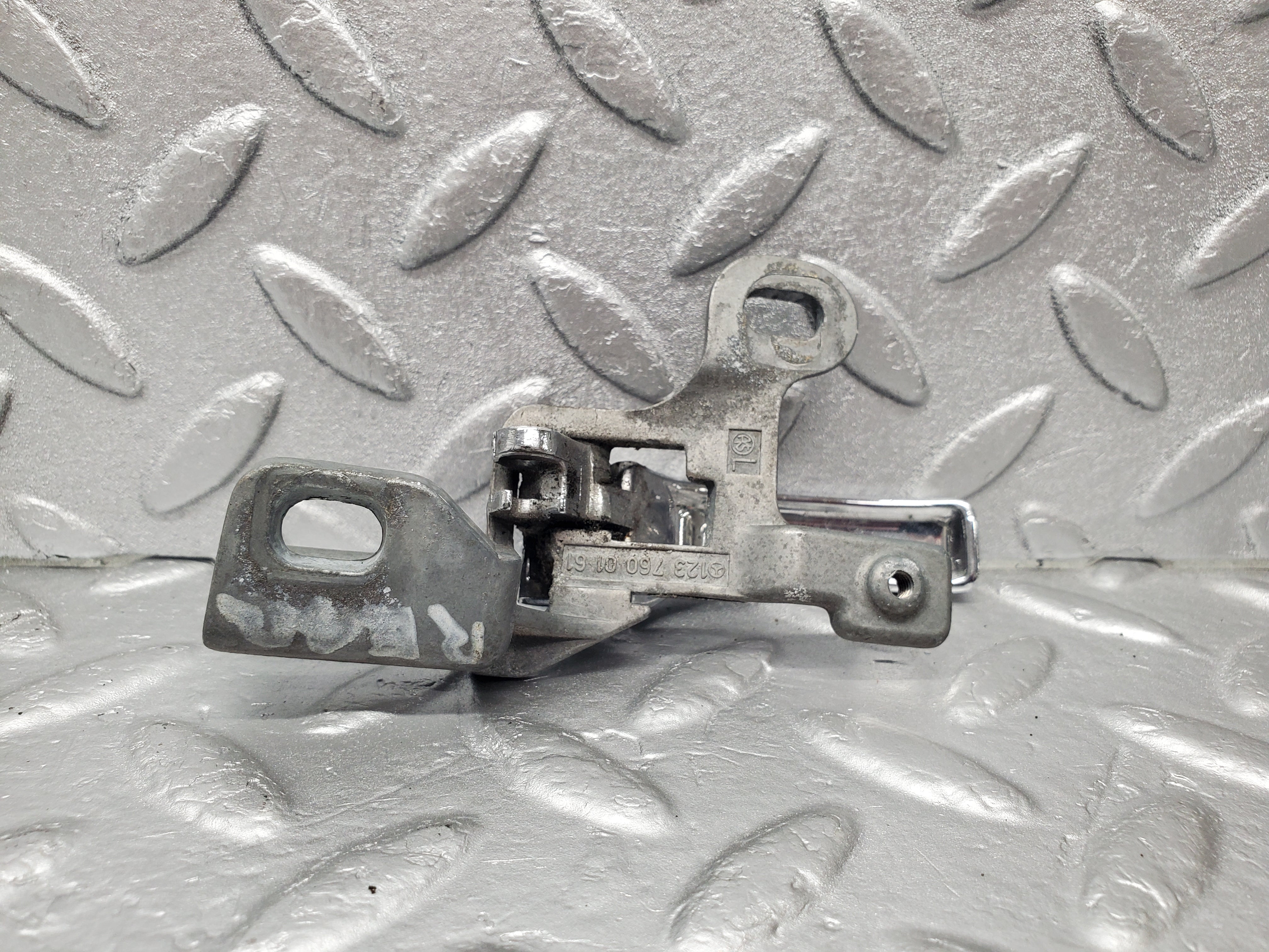 1363 Mercedes-Benz V123 240D Left Interior Door Handle 1237600161