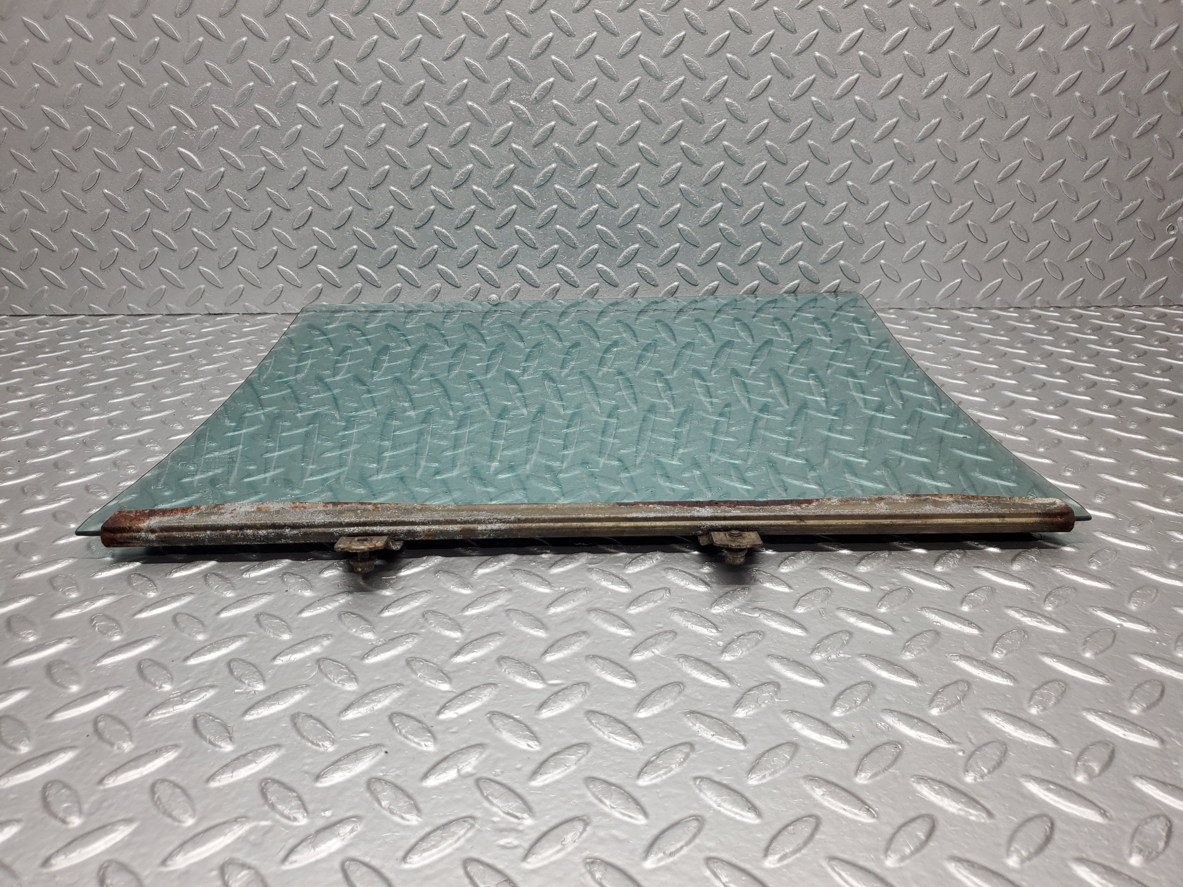 1406 Mercedes-Benz V123 240D Rear Left Door Window Glass