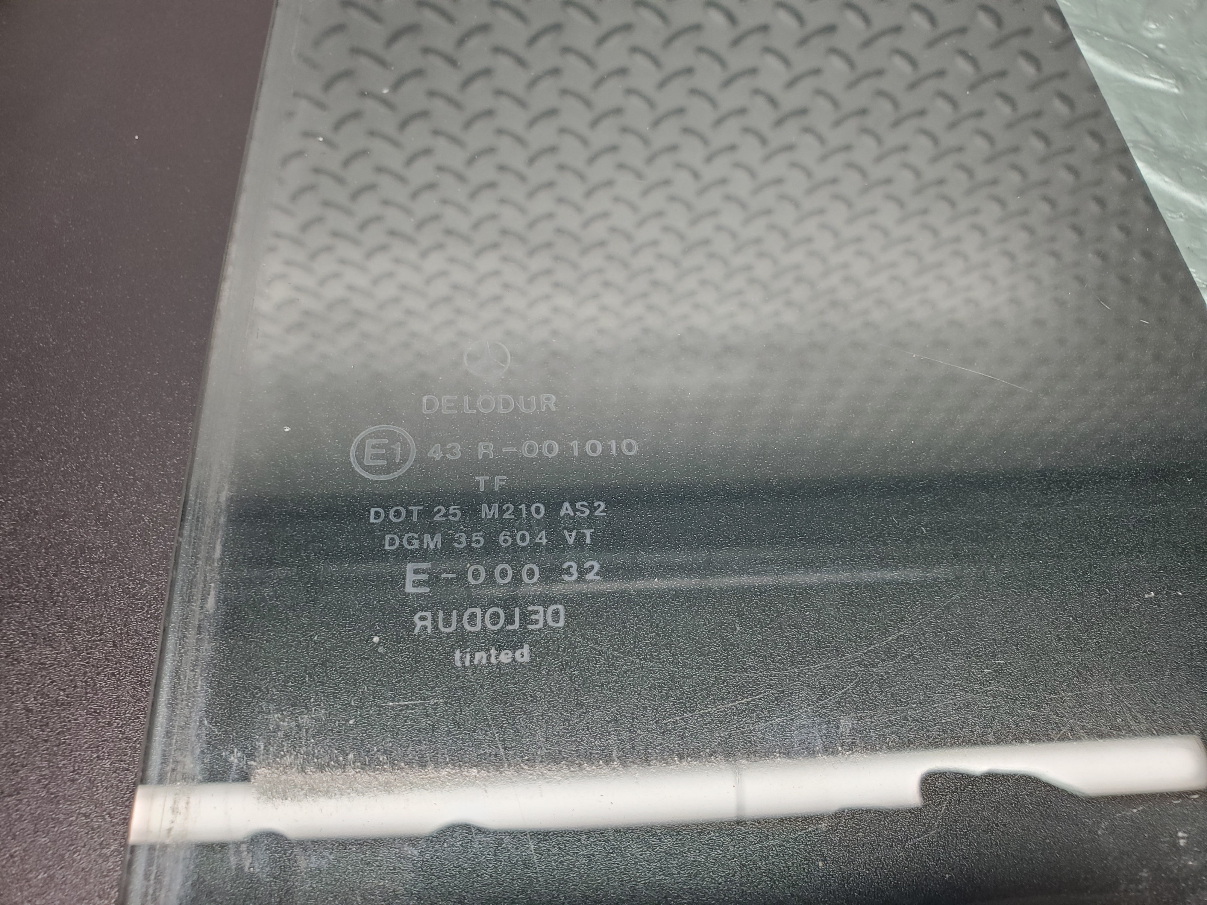 1407 Mercedes-Benz V123 240D Rear Right Door Window Glass