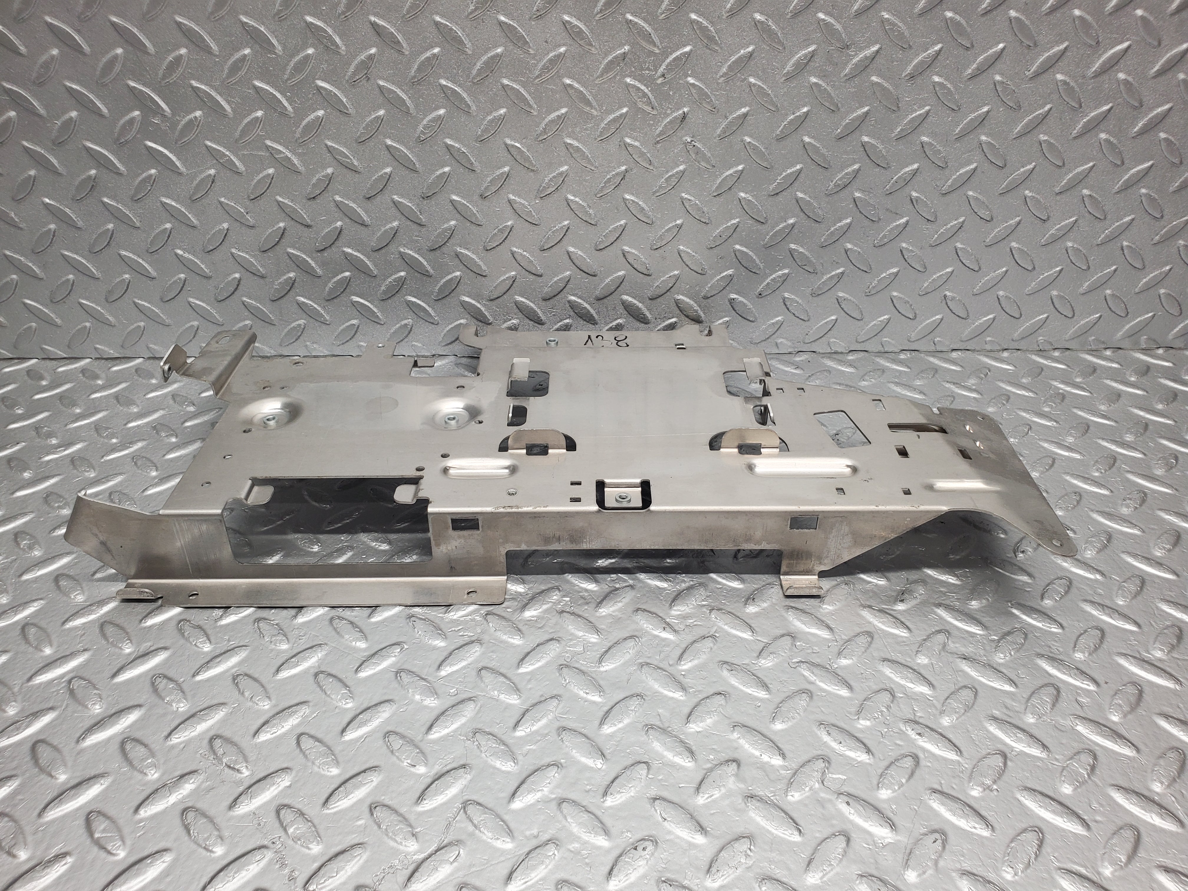 1514 Mercedes-Benz W220 S430 Rear Seat Control Module Bracket 2208200111