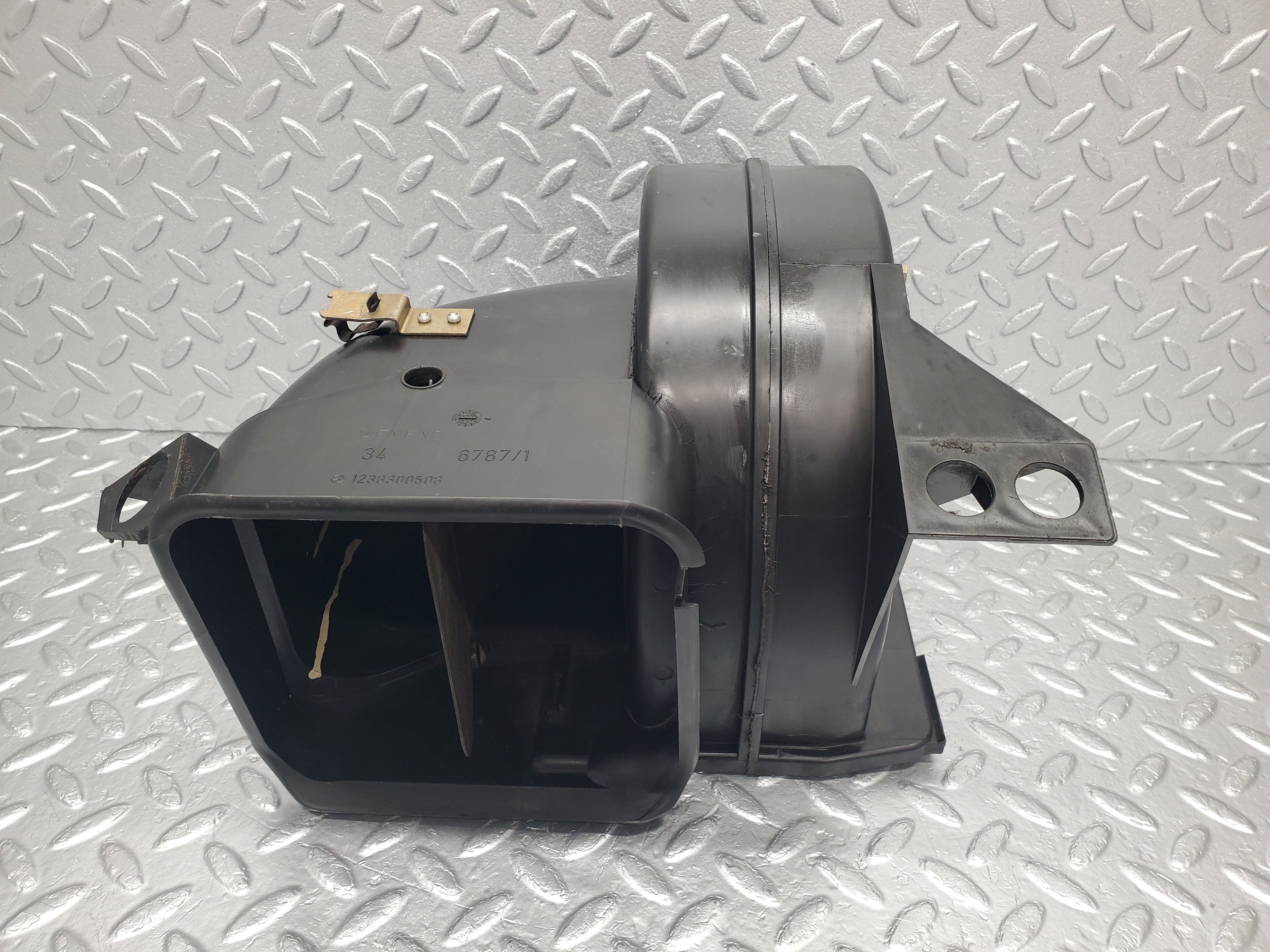 4066 Mercedes-Benz S123 200T Wagon Heater Blower Motor Housing 1238300508