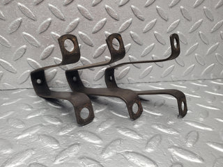 W105 Ponton valve cover support used OEM