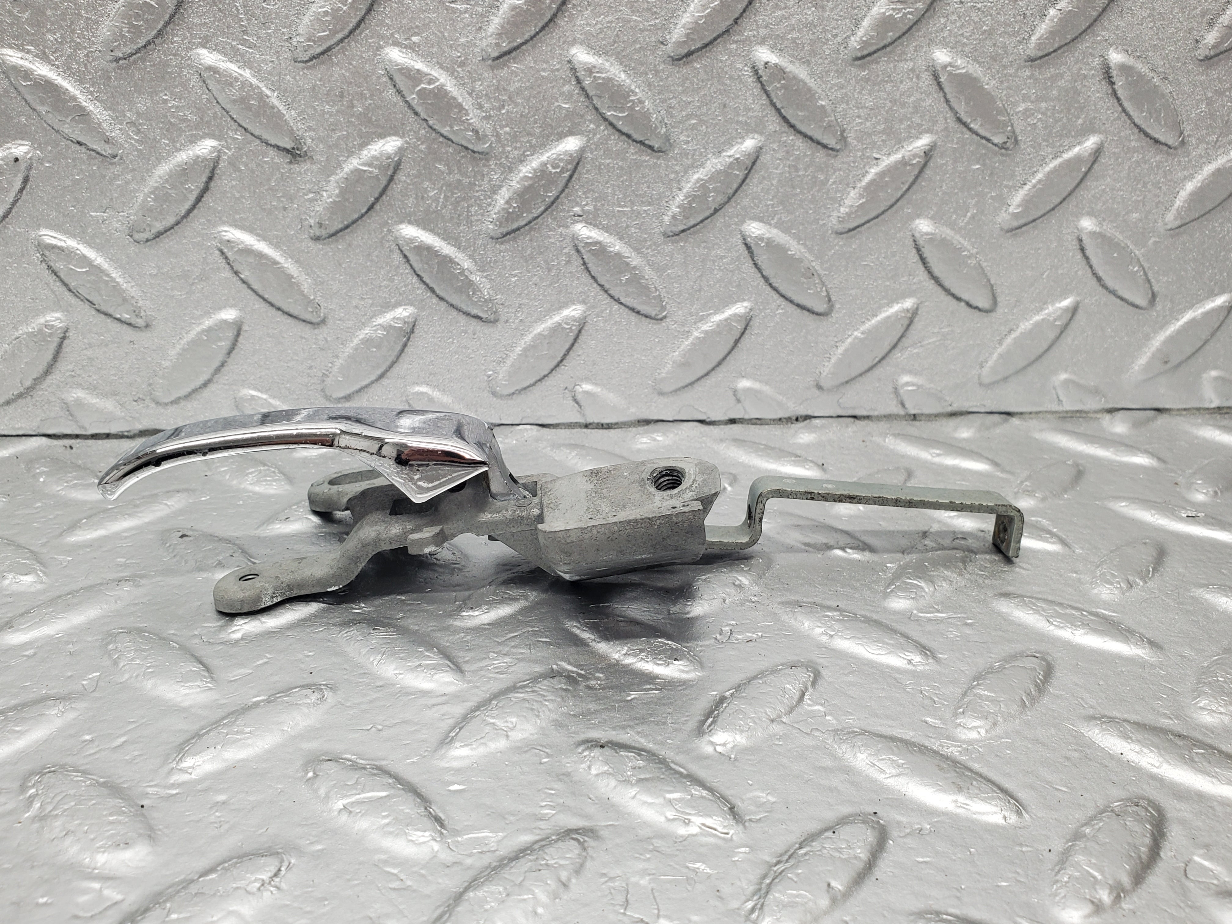 1831 Mercedes-Benz W108 280SE Chrome Door Handle Opener Left 1157660119