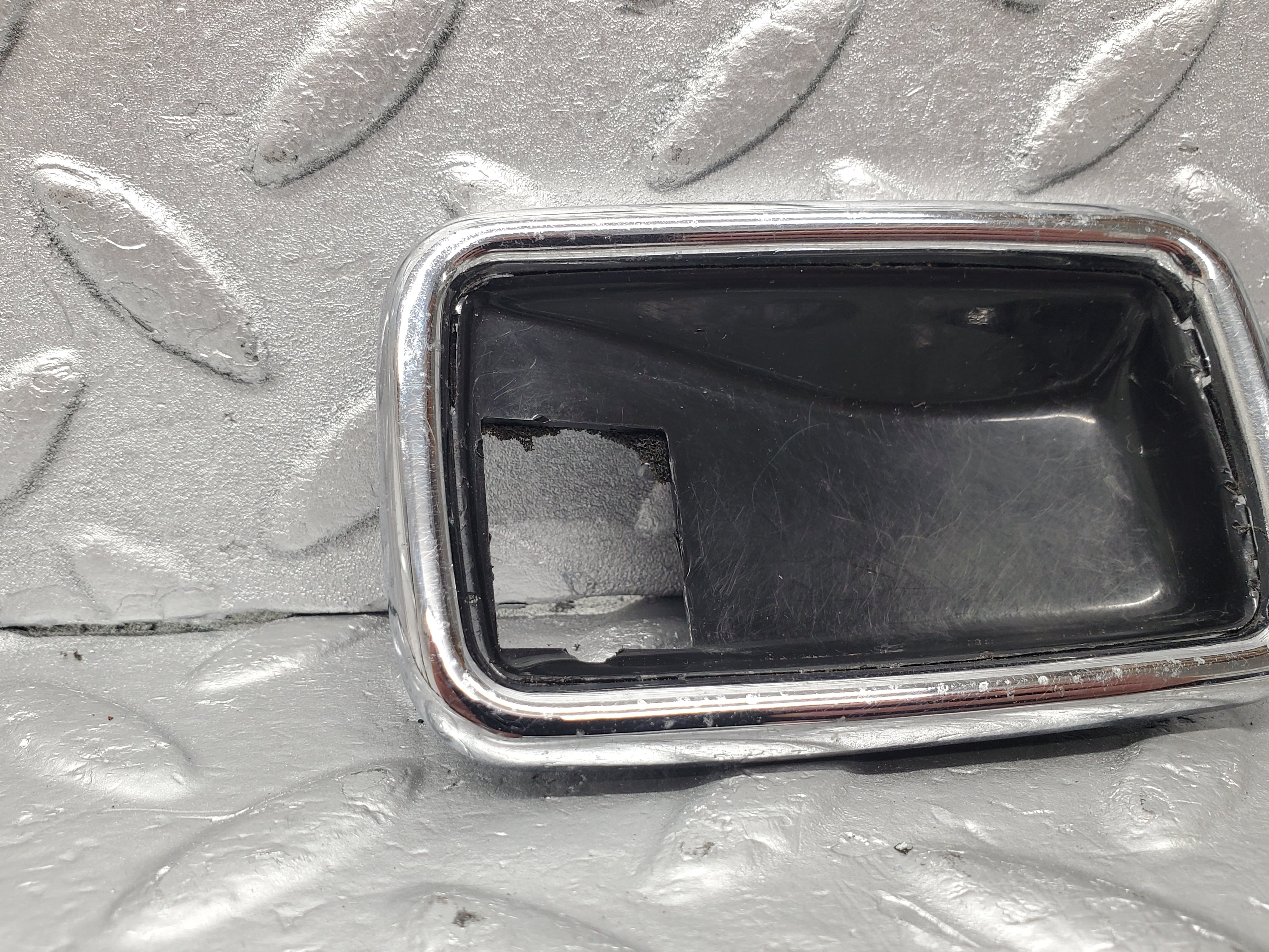 1836 Mercedes-Benz W108 280SE Chrome Frame For Door Handle Right 1087660611