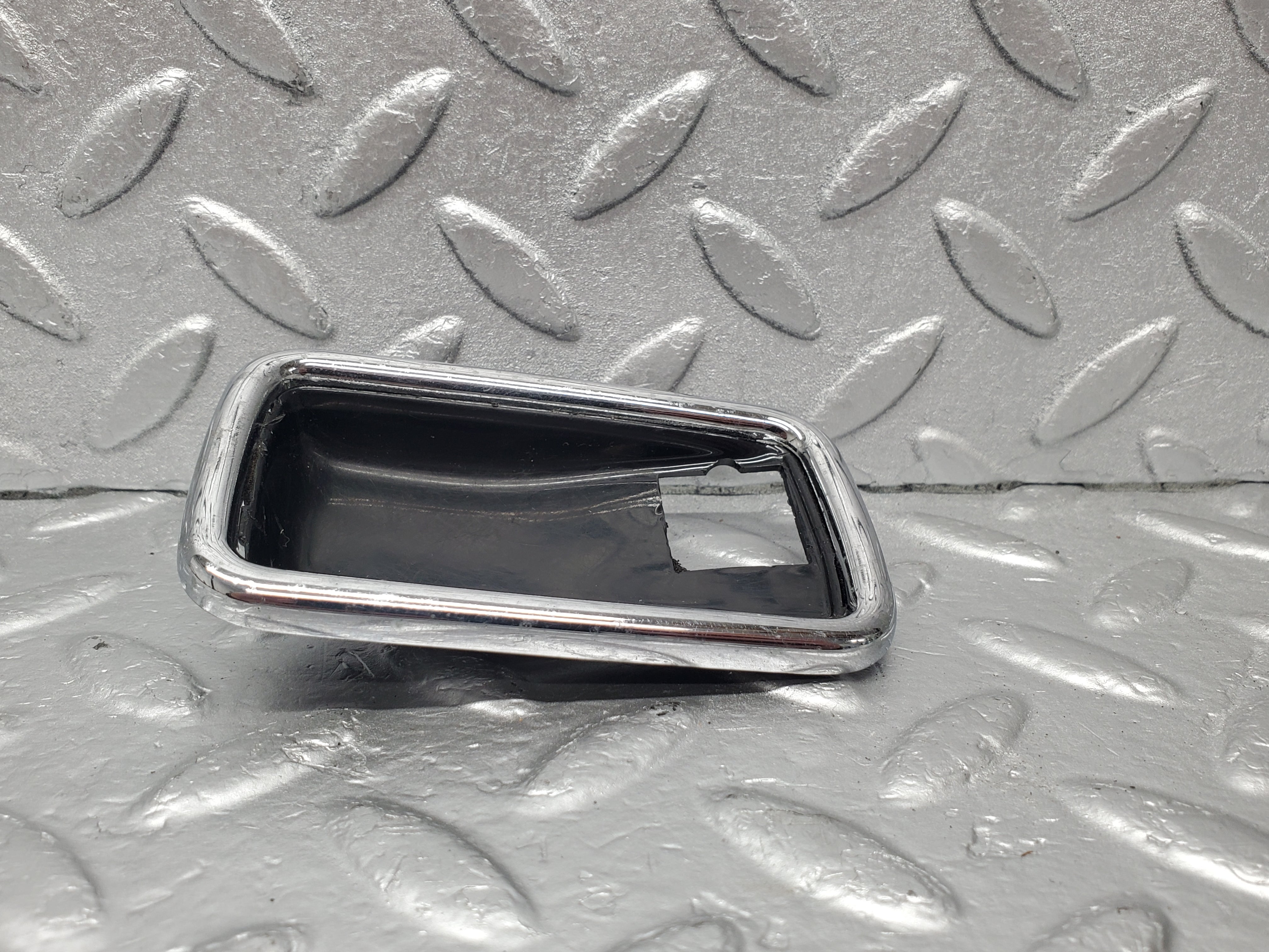 1836 Mercedes-Benz W108 280SE Chrome Frame For Door Handle Right 1087660611