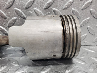 W105 Ponton piston with connecting rod used OEM