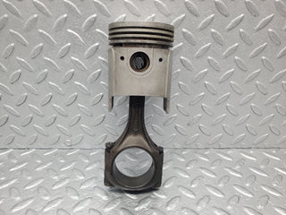 W105 Ponton piston with connecting rod used OEM
