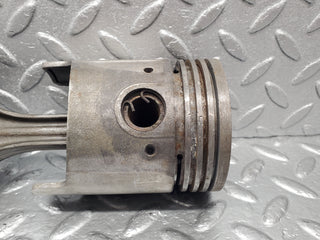 W105 Ponton piston with connecting rod used OEM