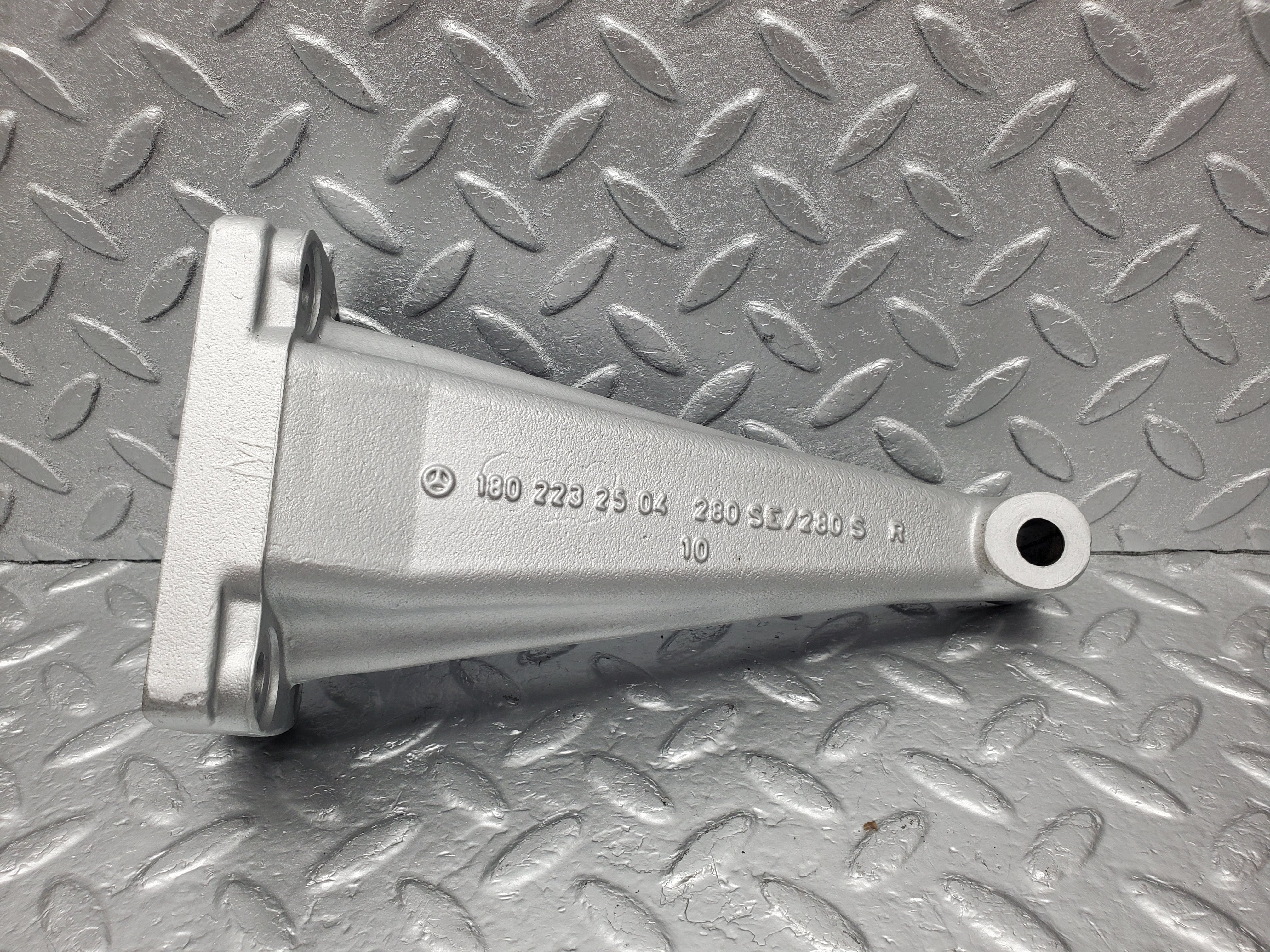2010 Mercedes-Benz W108 280SE Engine Mount Holder Right 1802232504