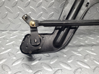 W105 Ponton windscreen wiper linkage mechanism used OEM
