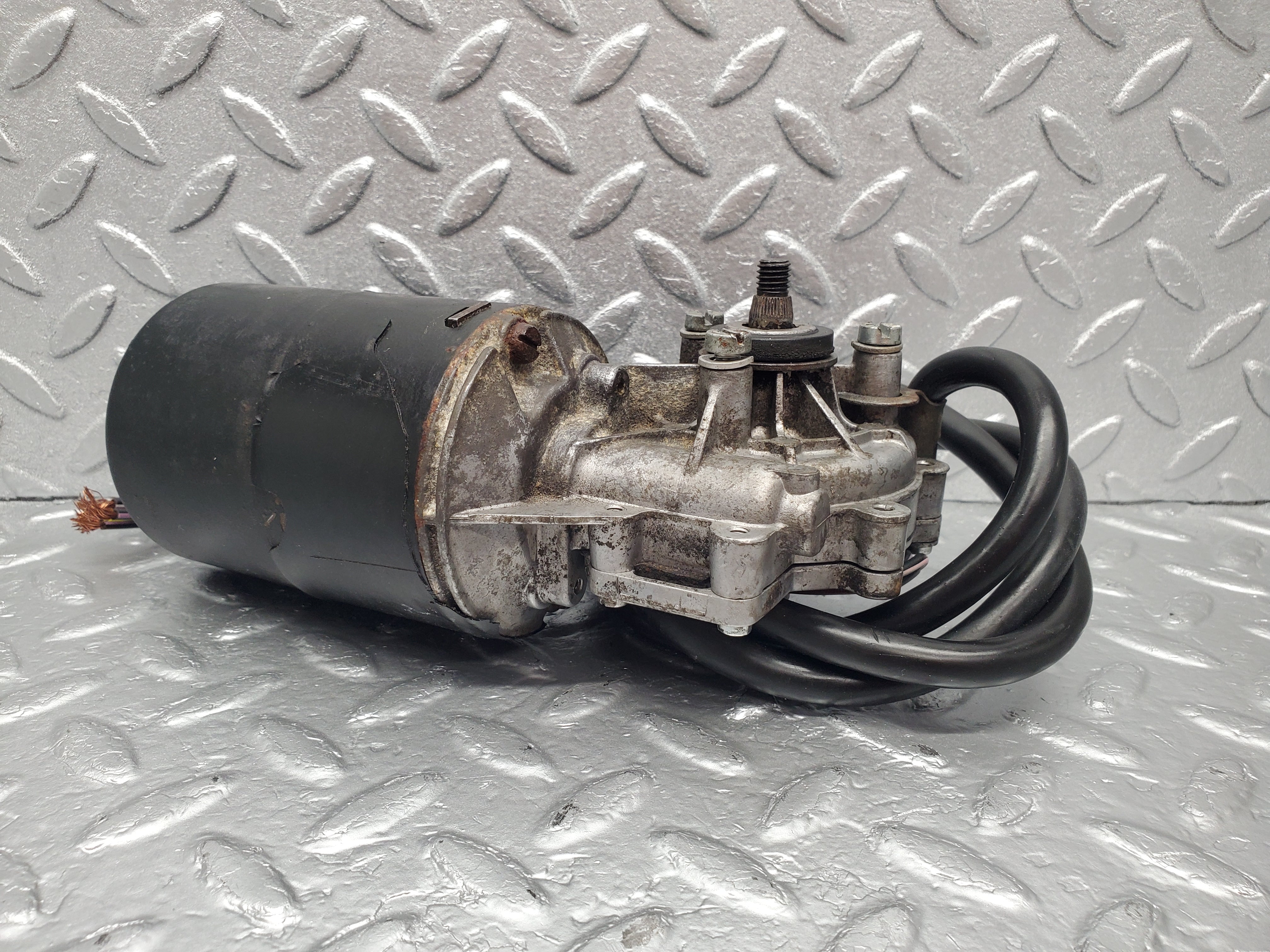 1997 Mercedes-Benz W116 350SE Wiper Motor Bosch 0390341065