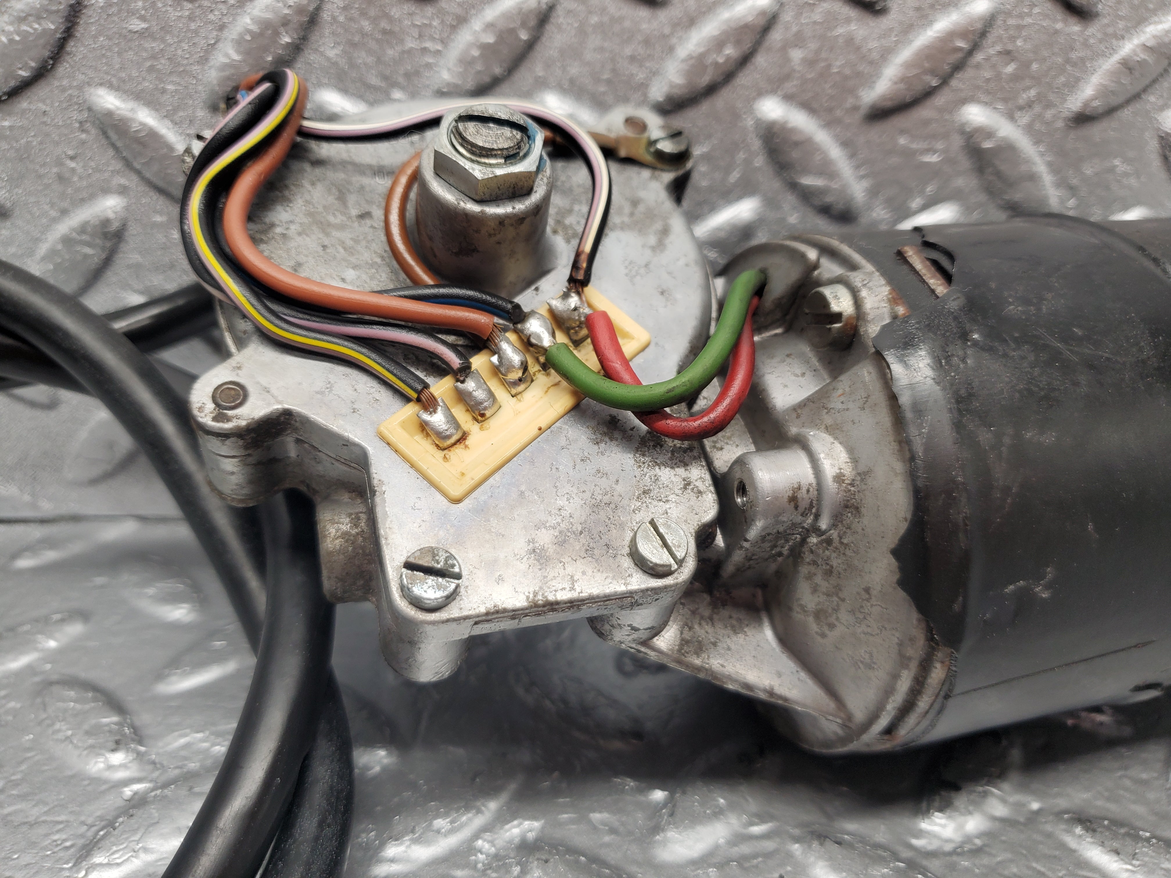 1997 Mercedes-Benz W116 350SE Wiper Motor Bosch 0390341065