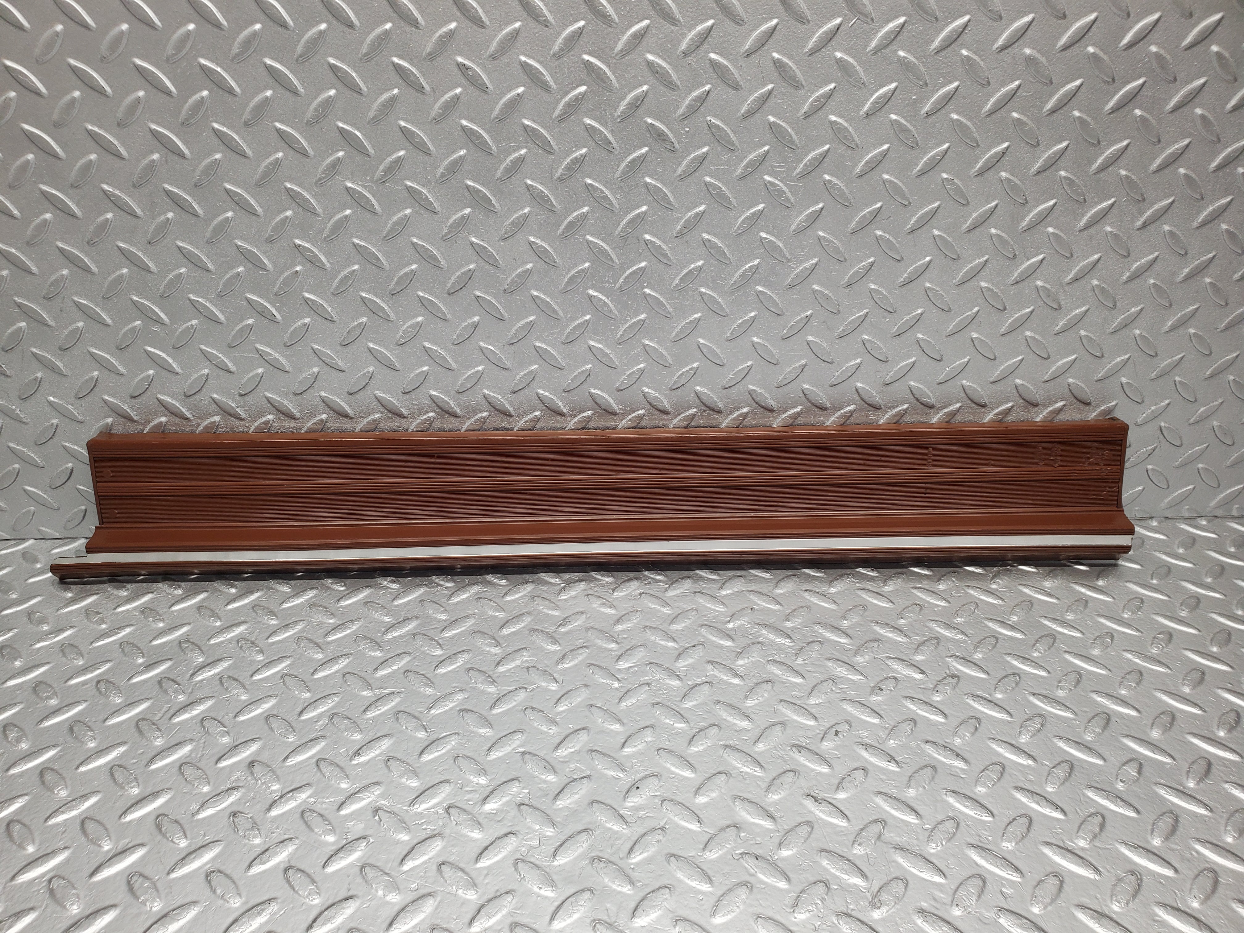 2150 Mercedes-Benz W116 350SE Front Right Door Sill