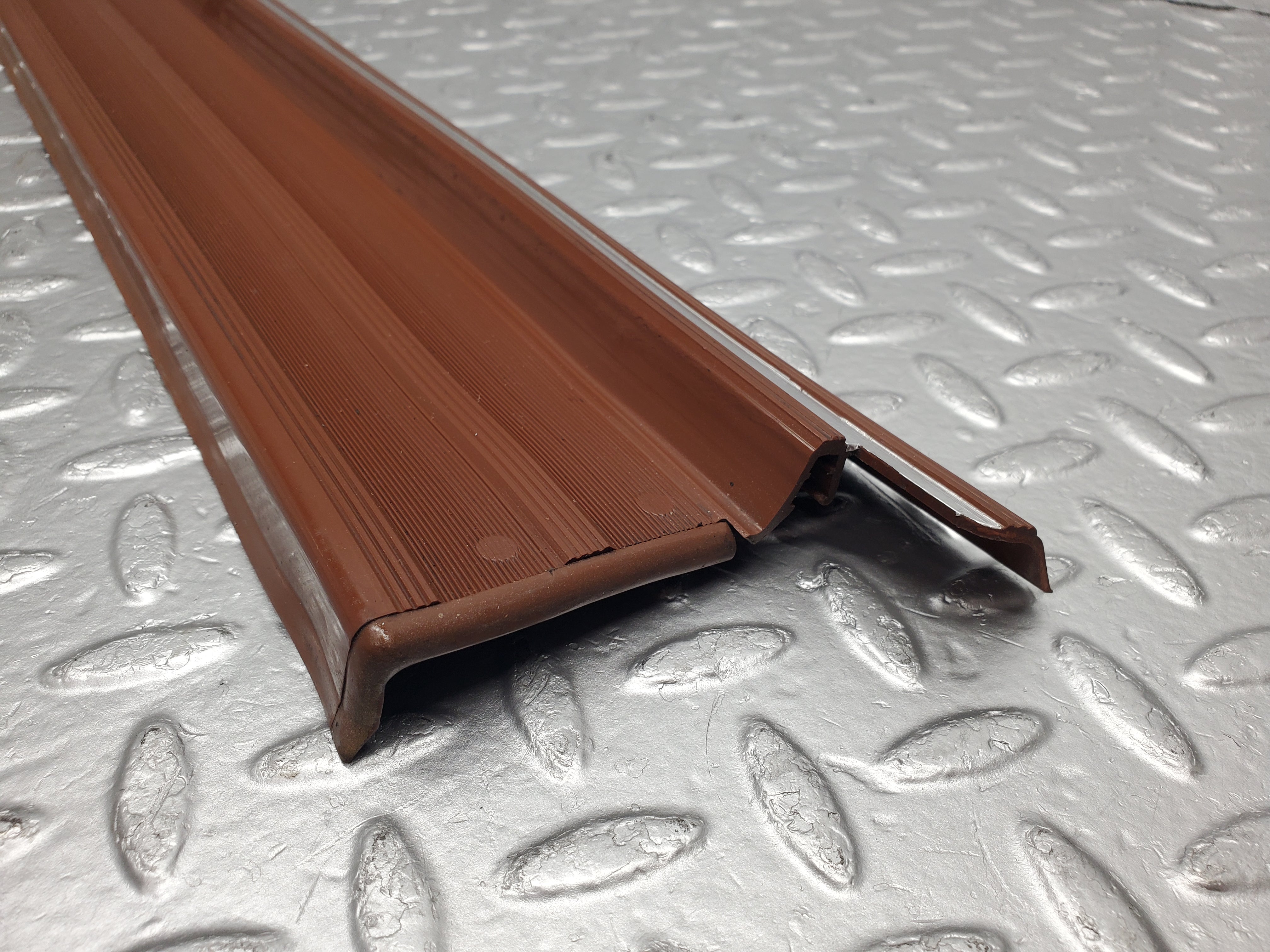 2150 Mercedes-Benz W116 350SE Front Right Door Sill