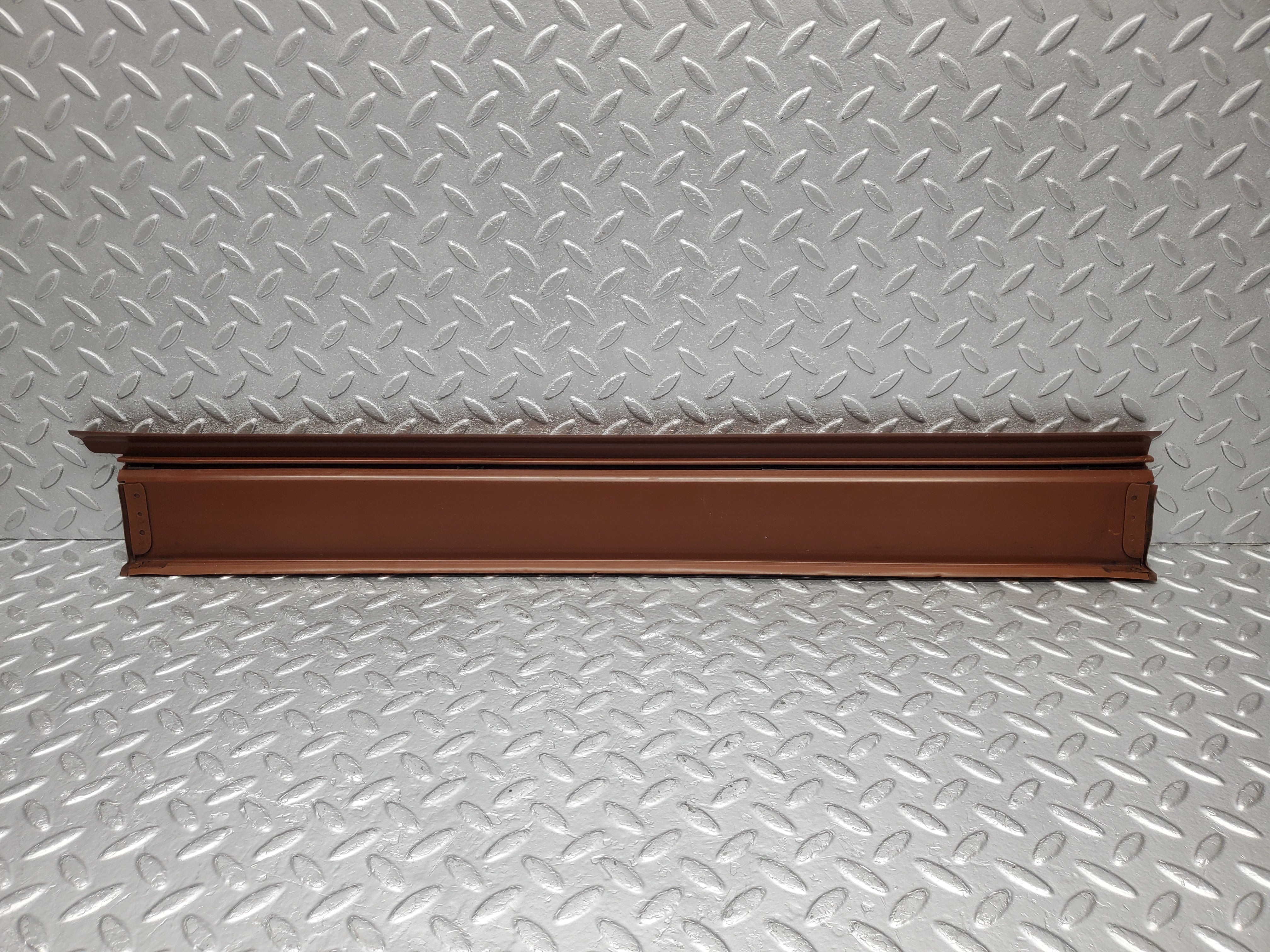2150 Mercedes-Benz W116 350SE Front Right Door Sill