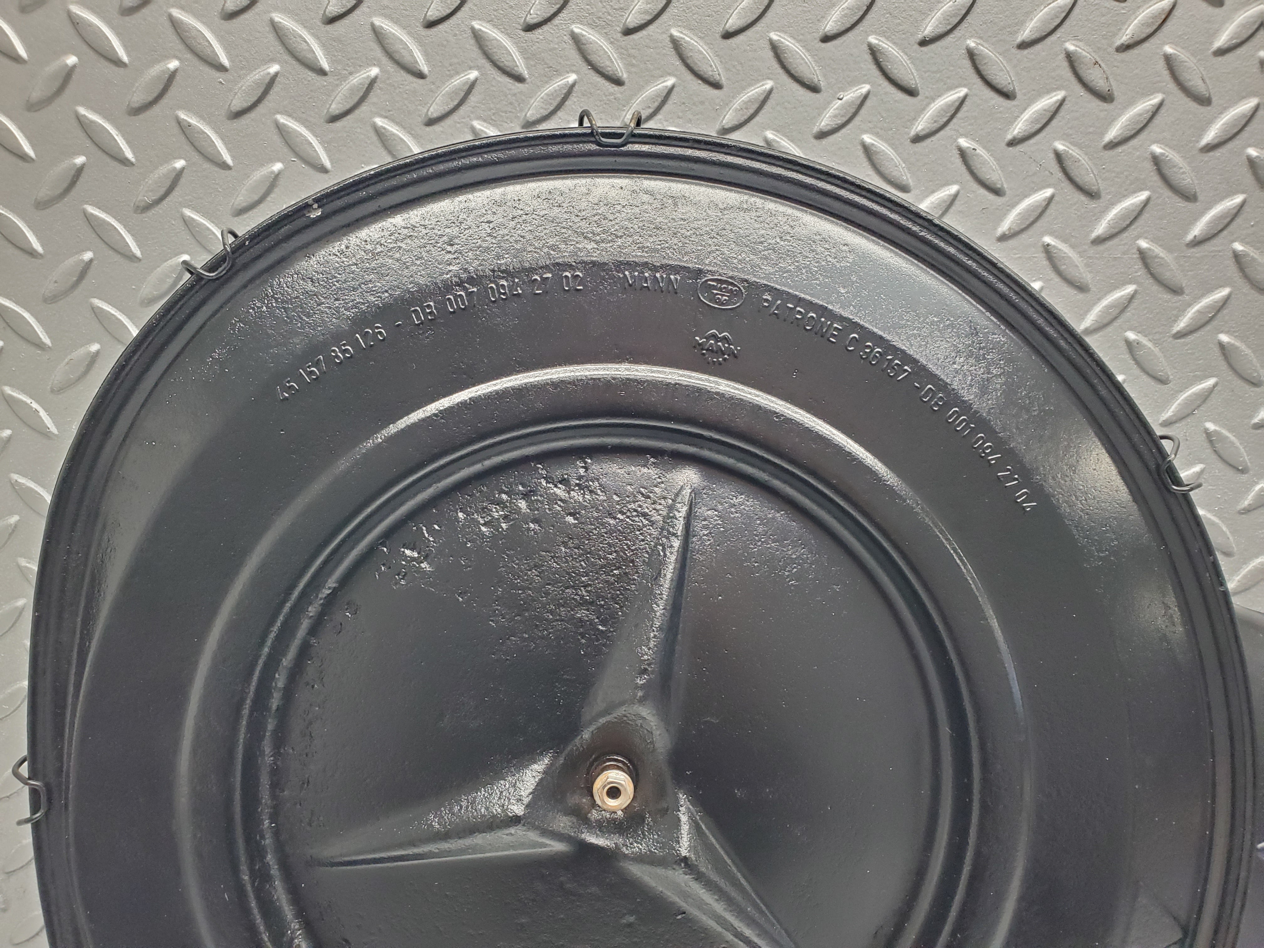 20545 Mercedes-Benz R107 450SL Air Filter Box Housing 0070942702