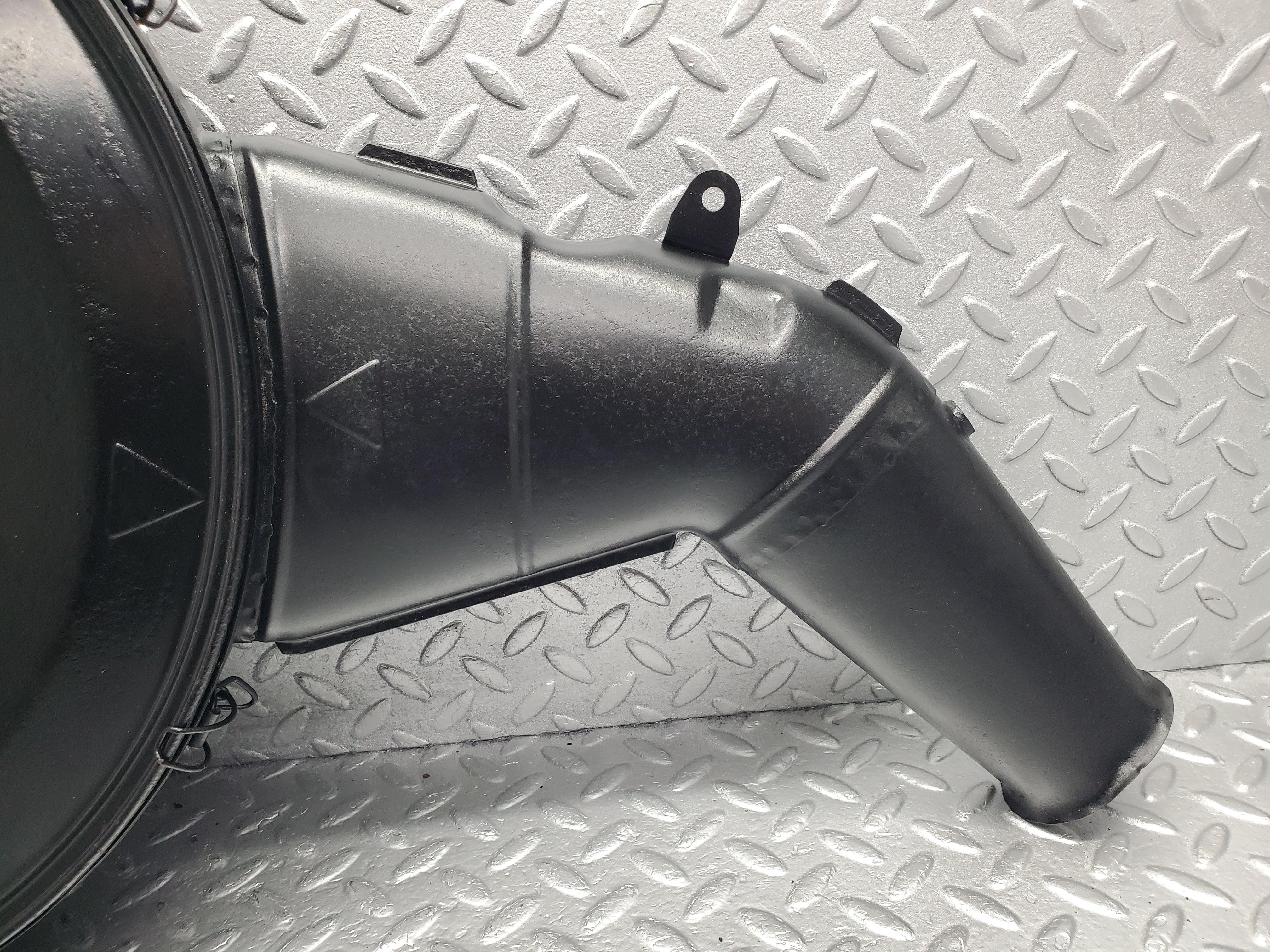 20545 Mercedes-Benz R107 450SL Air Filter Box Housing 0070942702