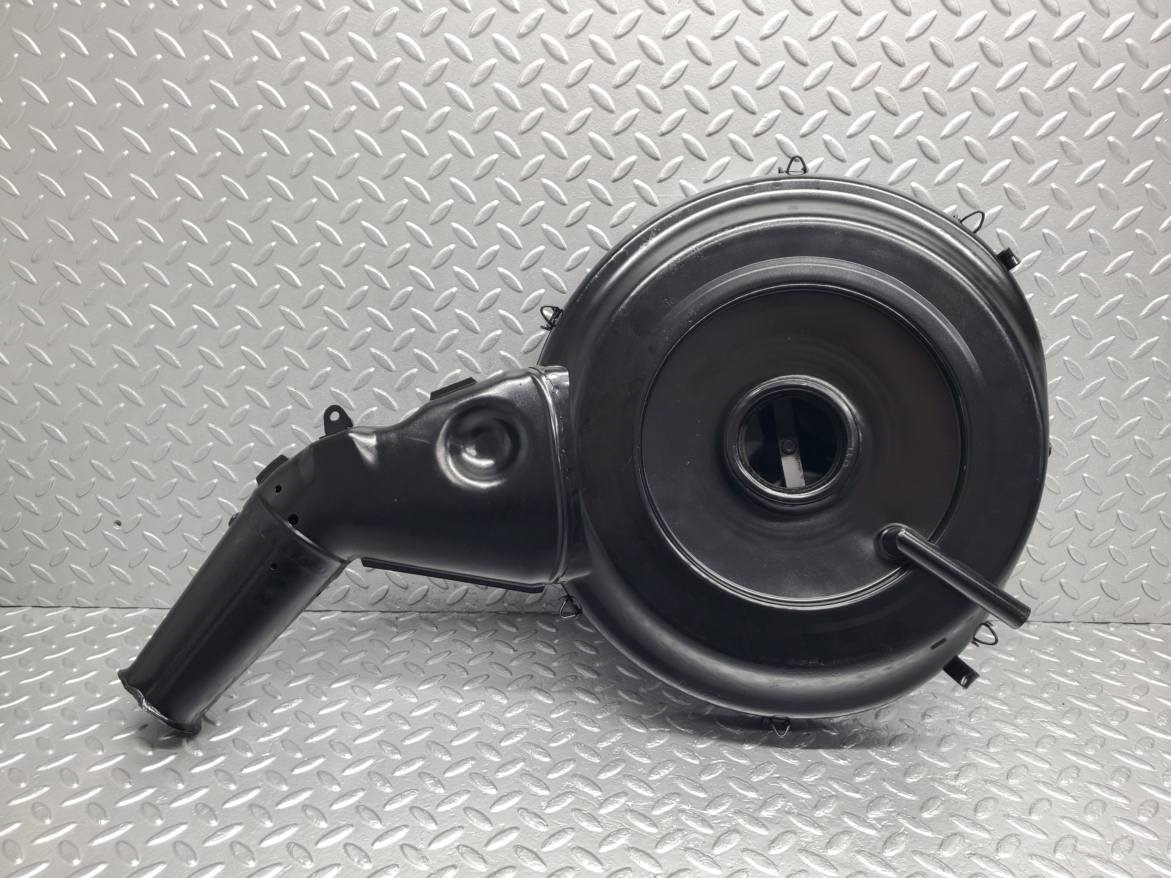 20545 Mercedes-Benz R107 450SL Air Filter Box Housing 0070942702