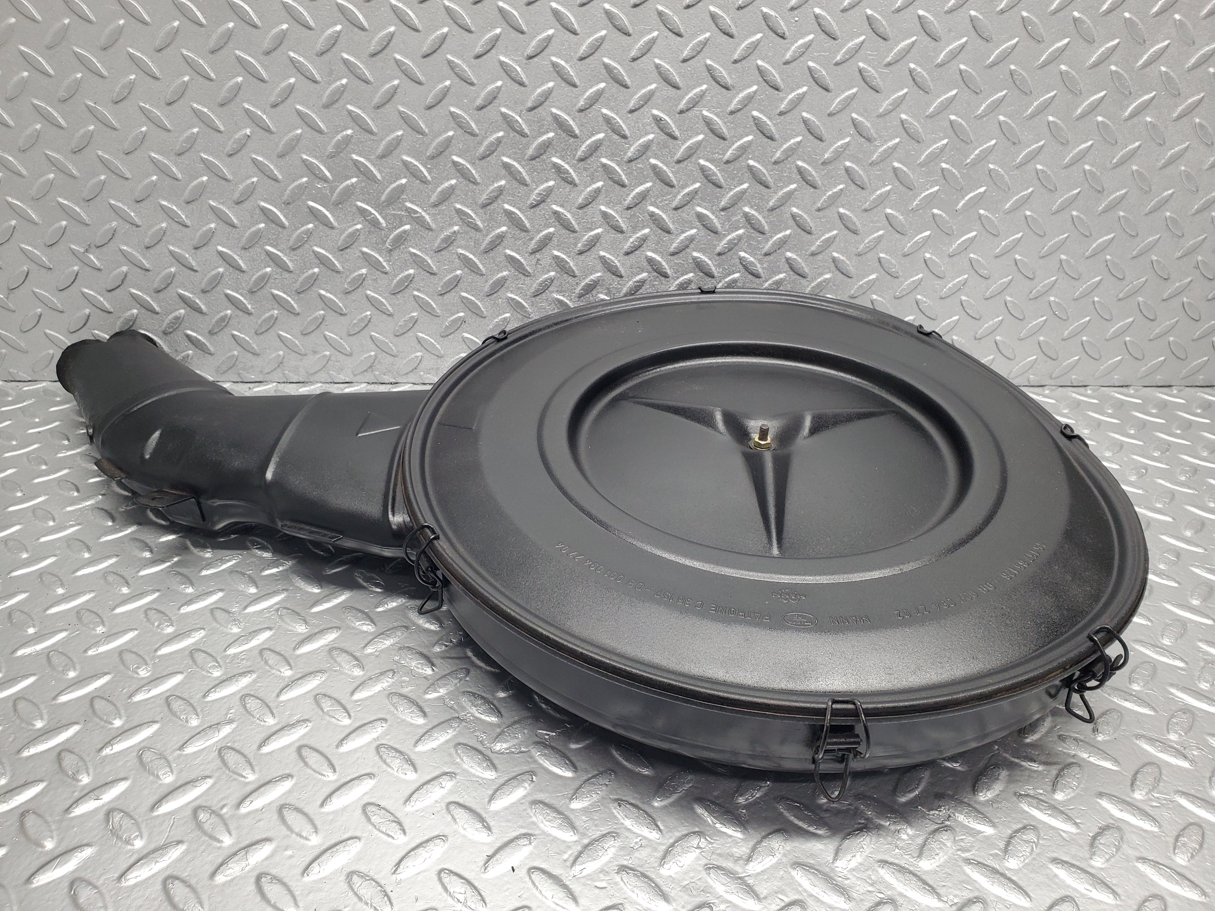 18495 Mercedes-Benz W116 350SE Air Filter Box Housing 0070942702