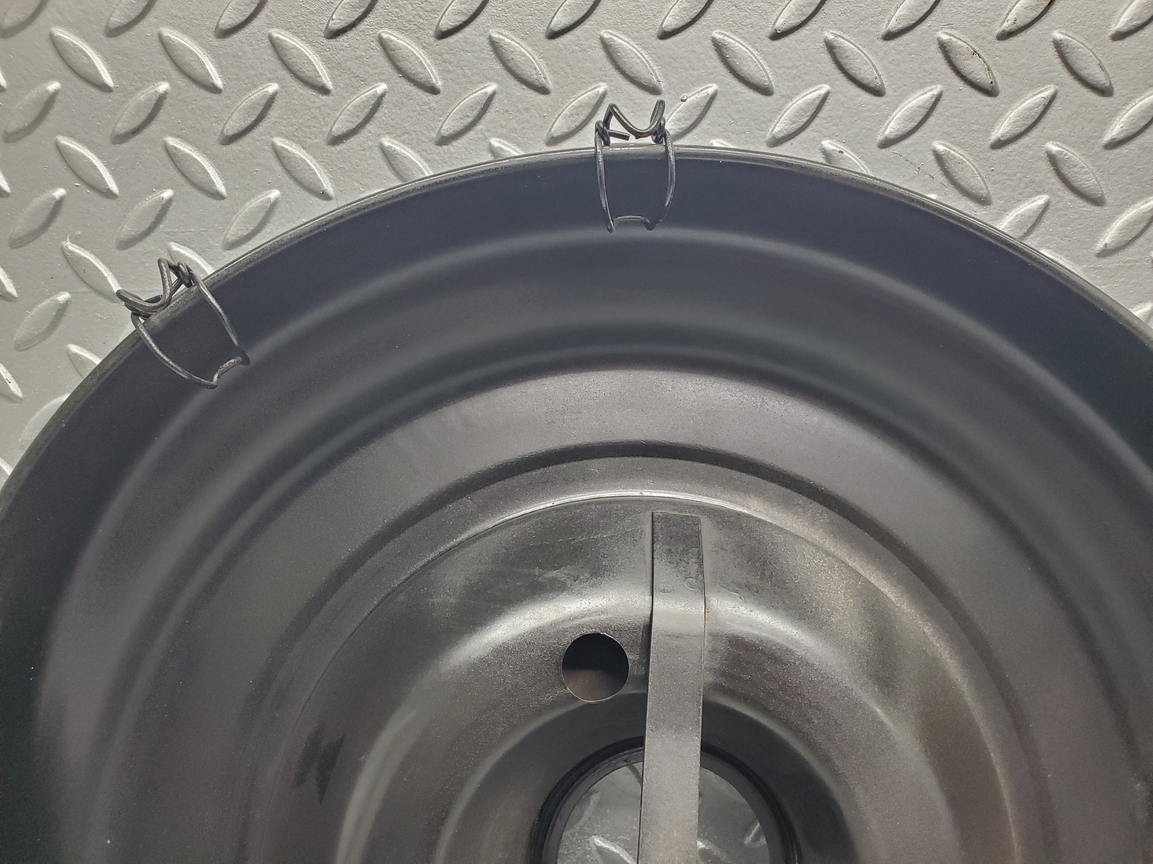 18495 Mercedes-Benz W116 350SE Air Filter Box Housing 0070942702