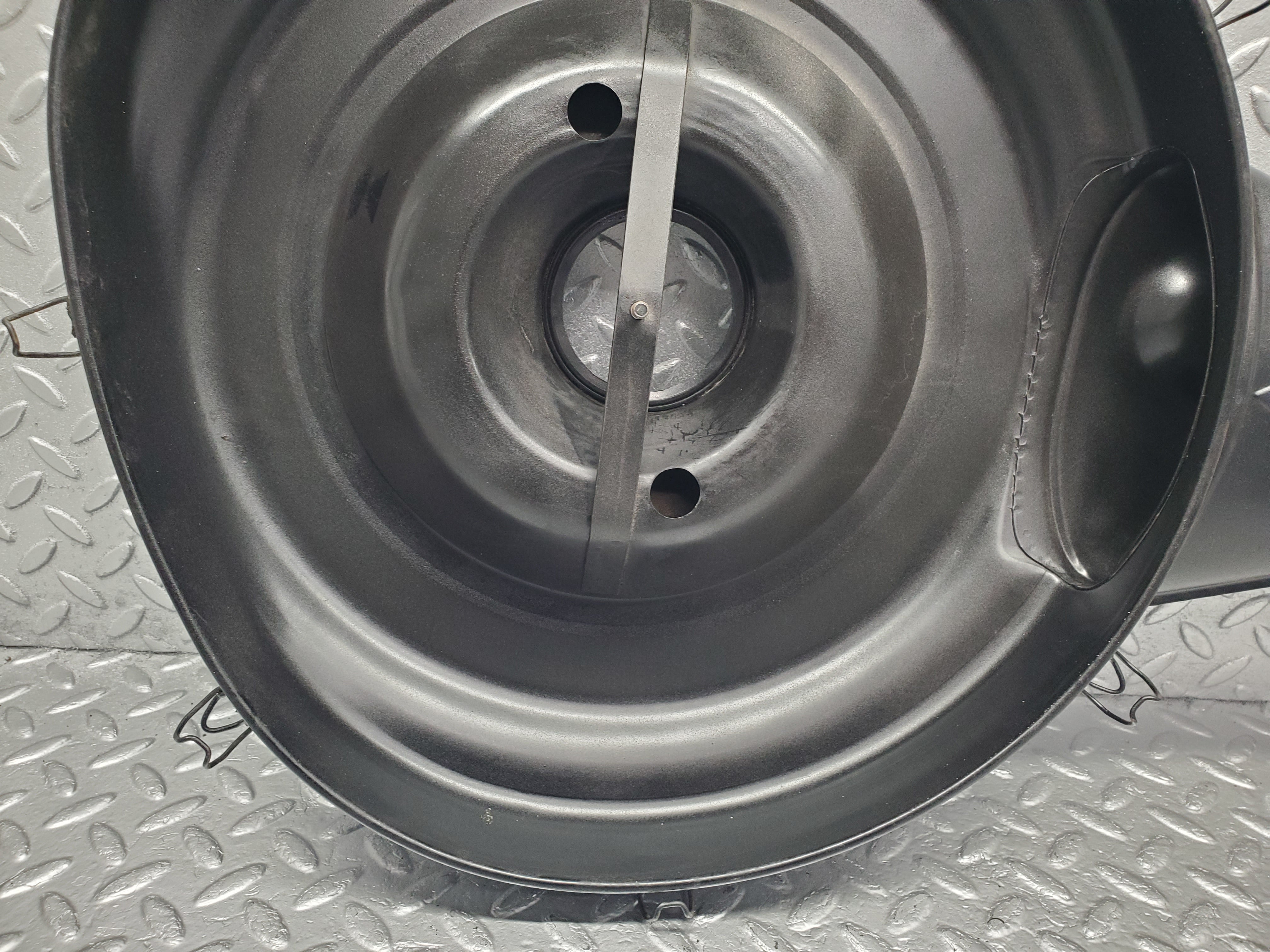 18495 Mercedes-Benz W116 350SE Air Filter Box Housing 0070942702