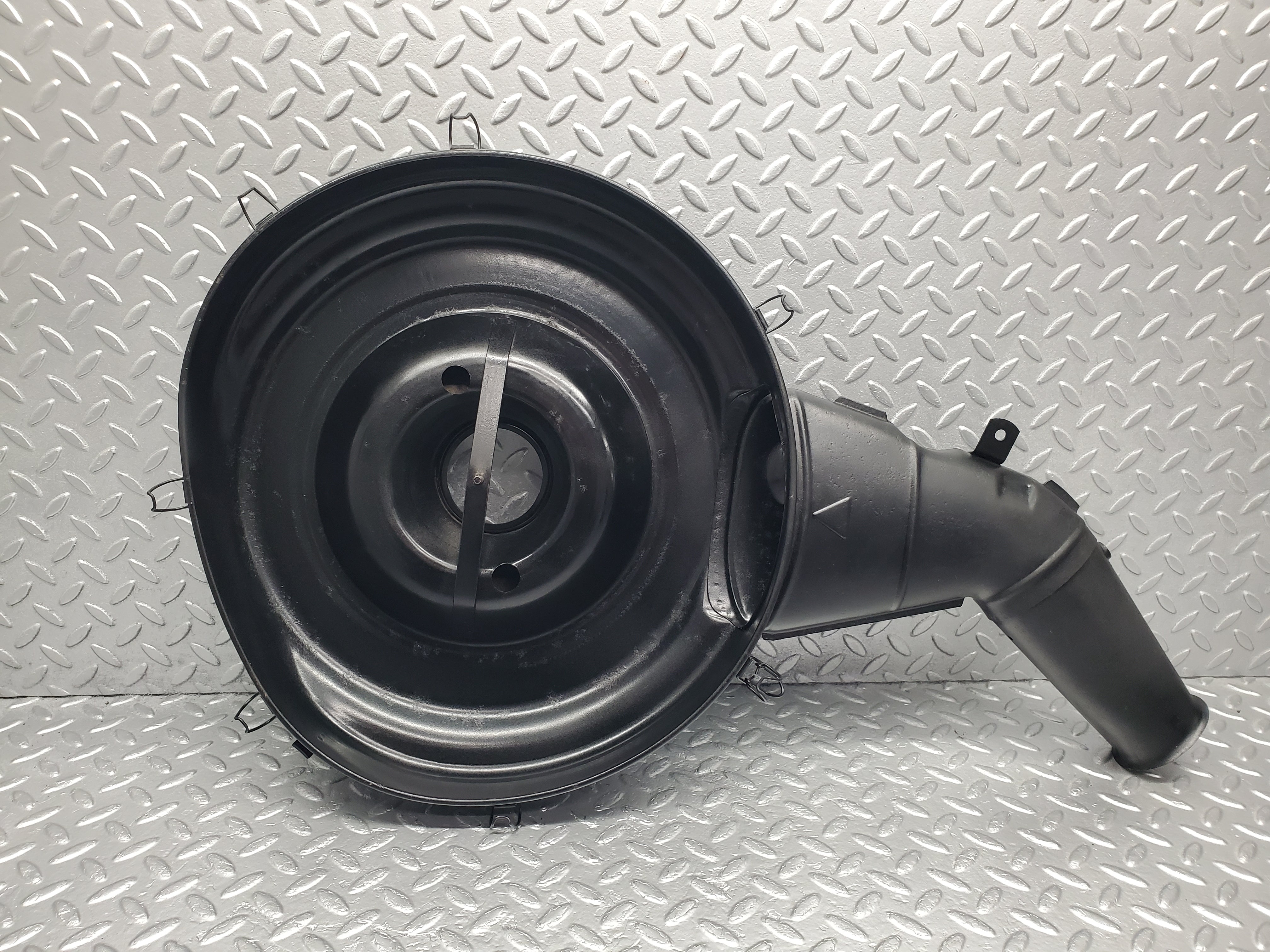 7058 Mercedes-Benz C107 350SLC Coupe  Air Filter Housing Box 0070942702