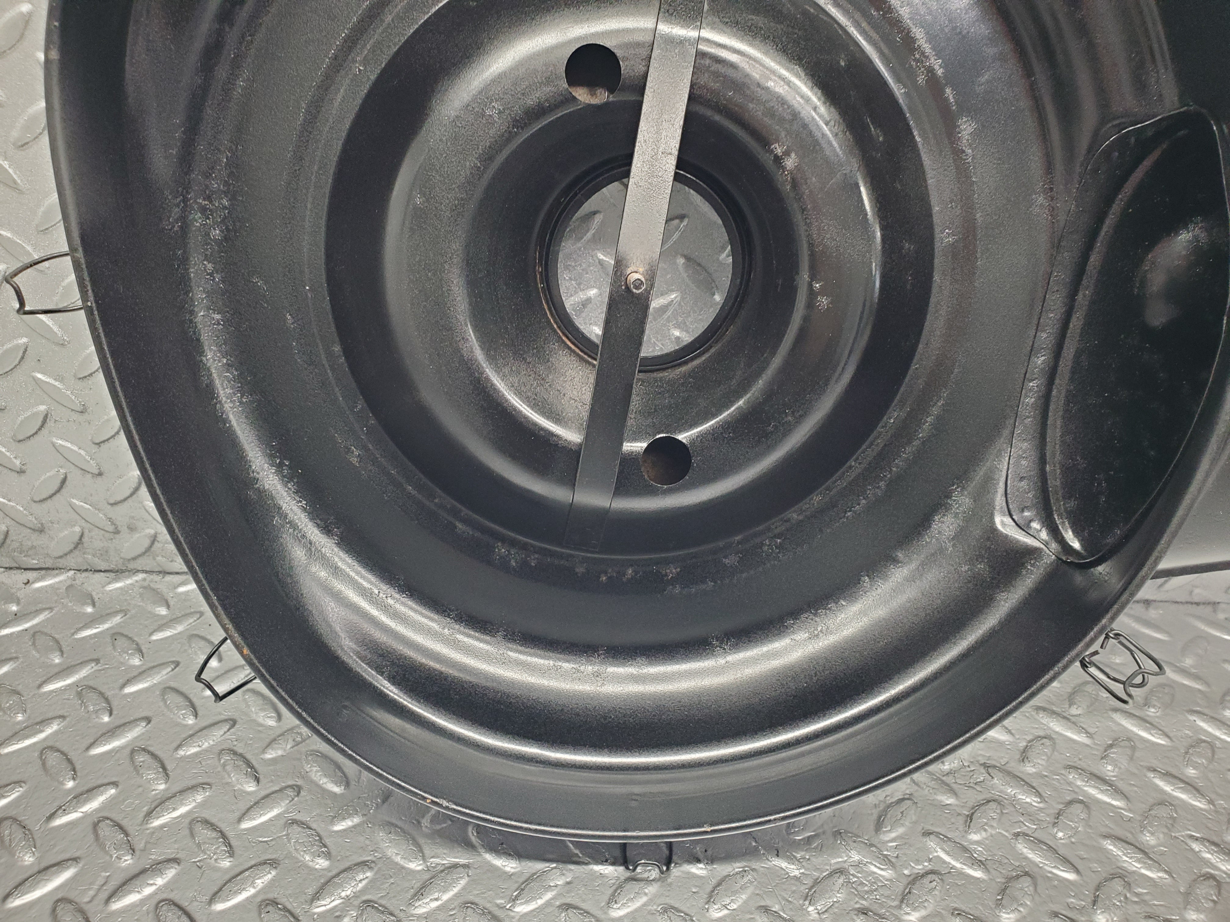 7058 Mercedes-Benz C107 350SLC Coupe  Air Filter Housing Box 0070942702