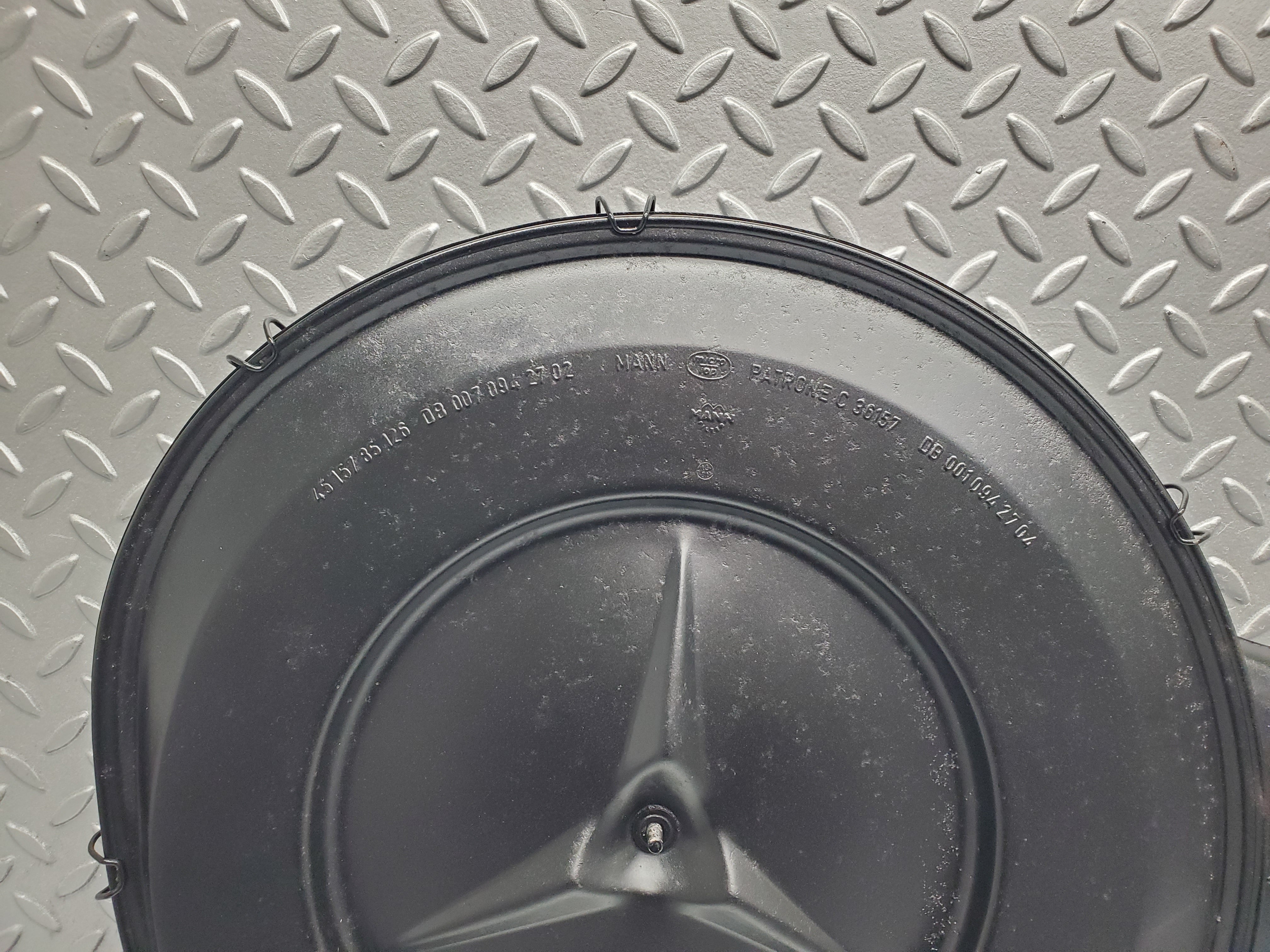 33558 Mercedes-Benz C107 R107 Air Filter Box Housing 0070942702