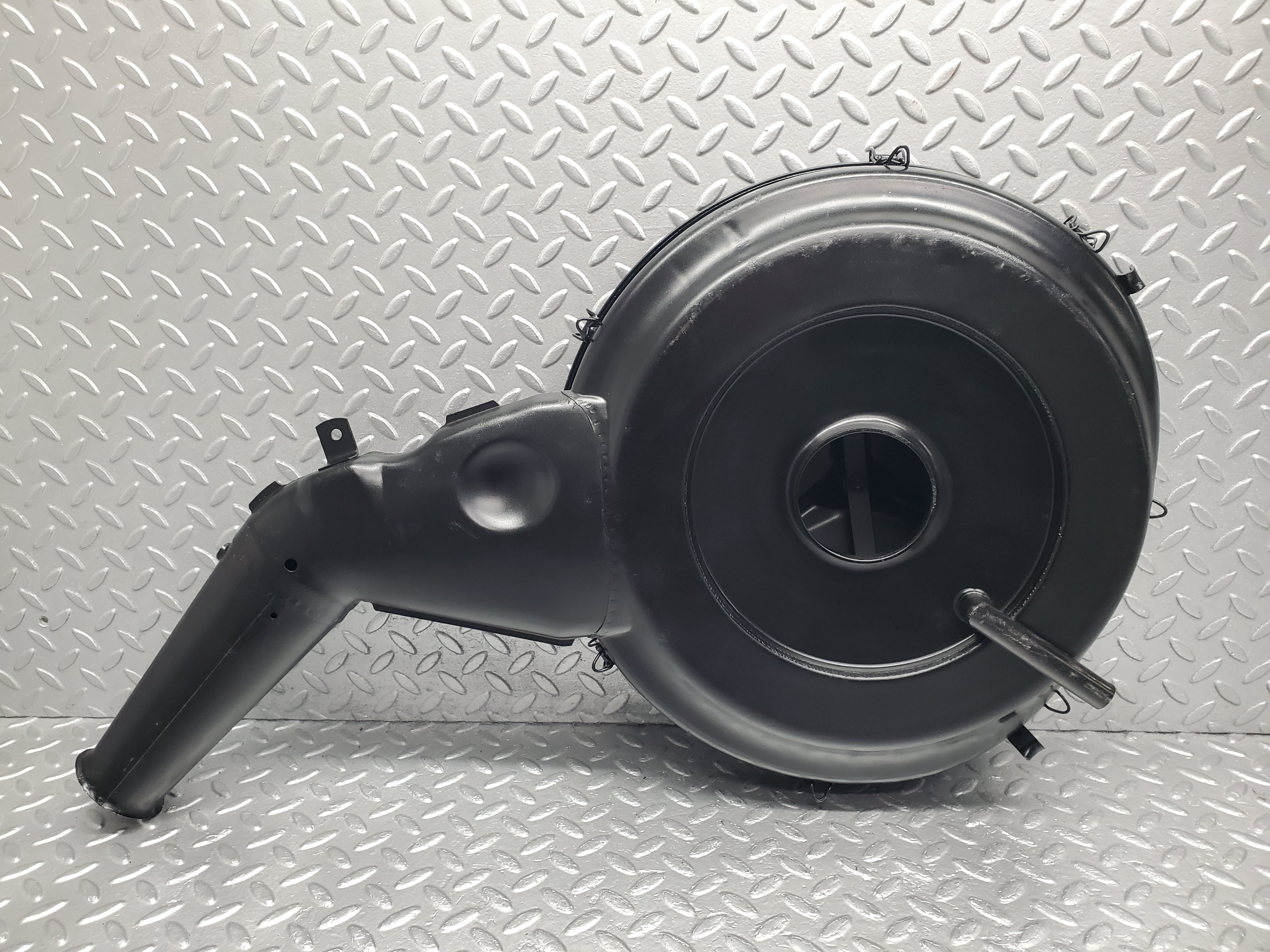 33558 Mercedes-Benz C107 R107 Air Filter Box Housing 0070942702