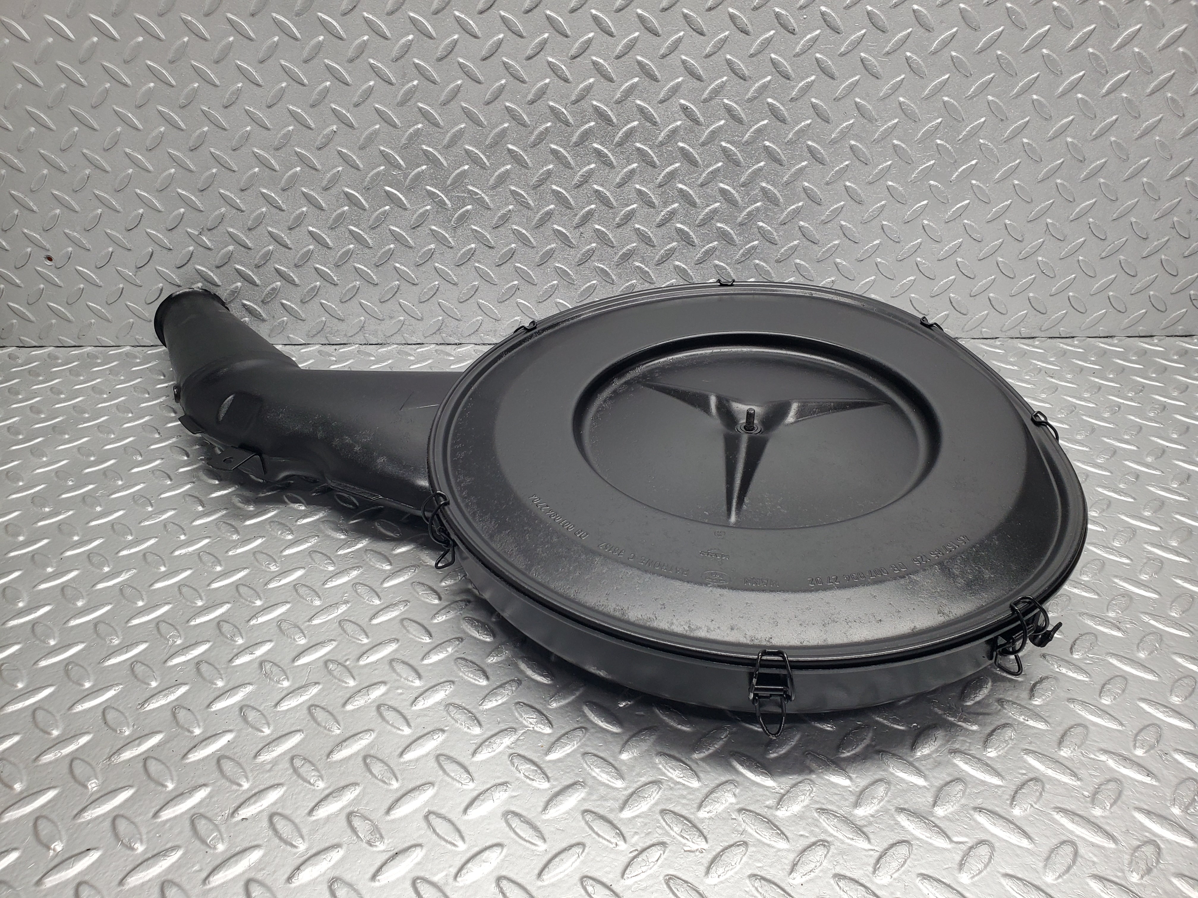 33558 Mercedes-Benz C107 R107 Air Filter Box Housing 0070942702