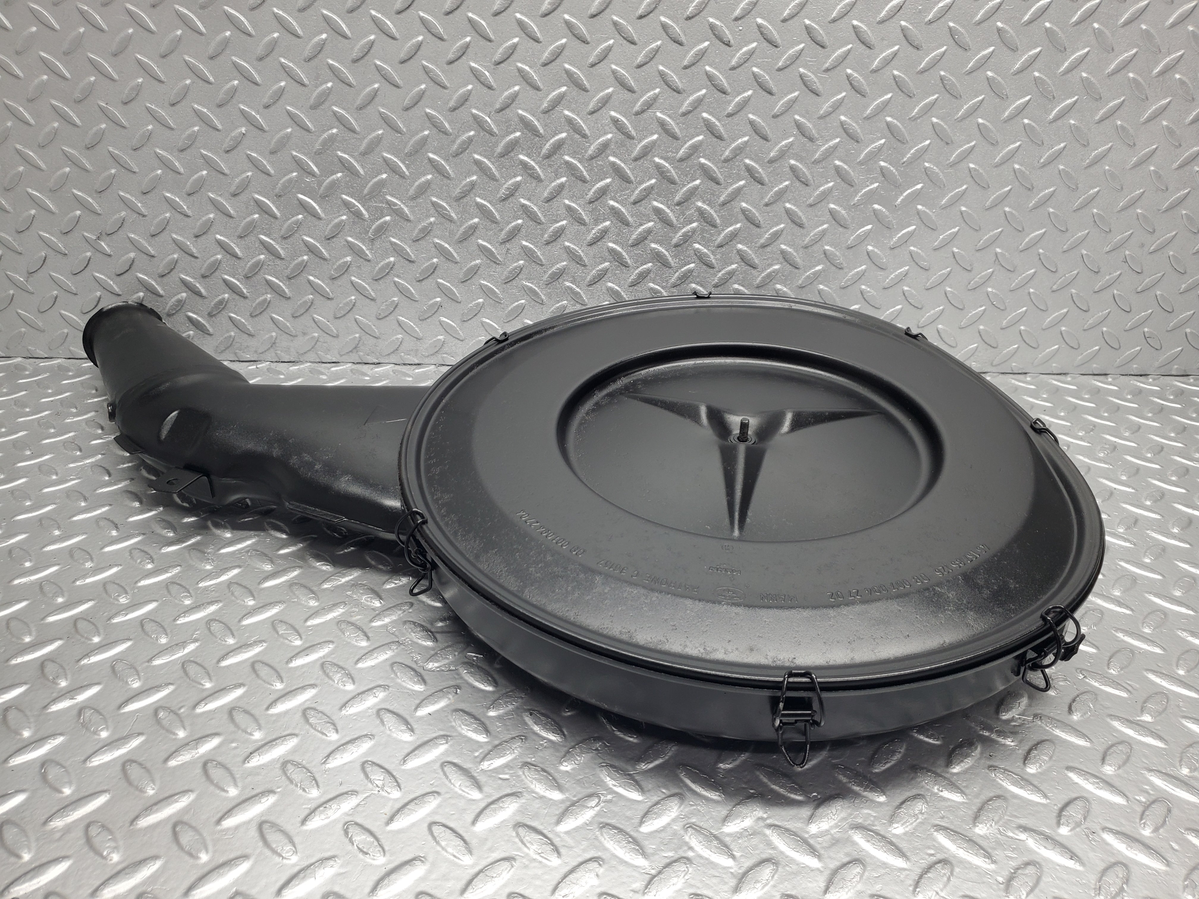 33558 Mercedes-Benz C107 R107 Air Filter Box Housing 0070942702