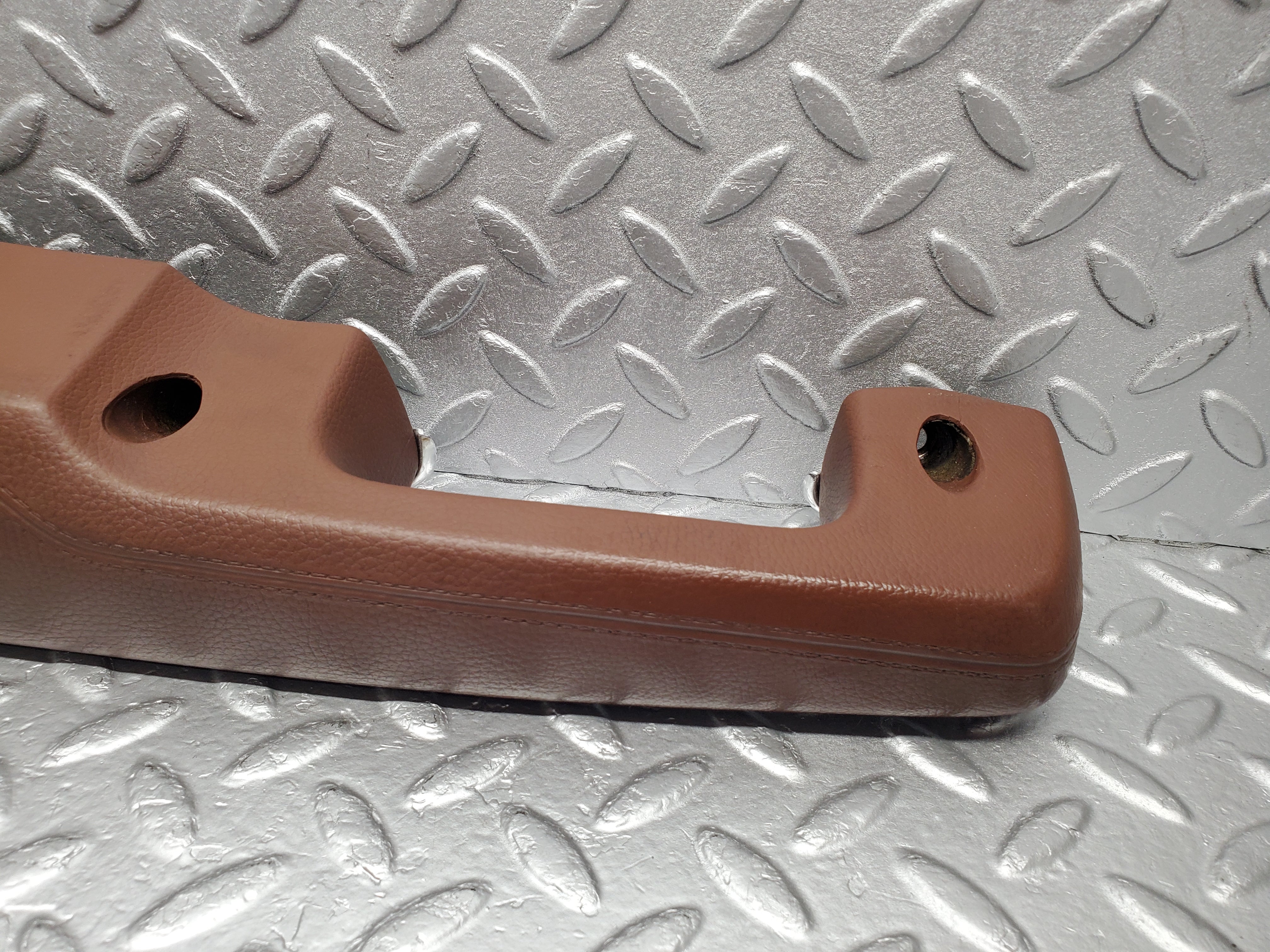 2112 Mercedes-Benz W116 350SE Front Right Door Handle Armrest Brown