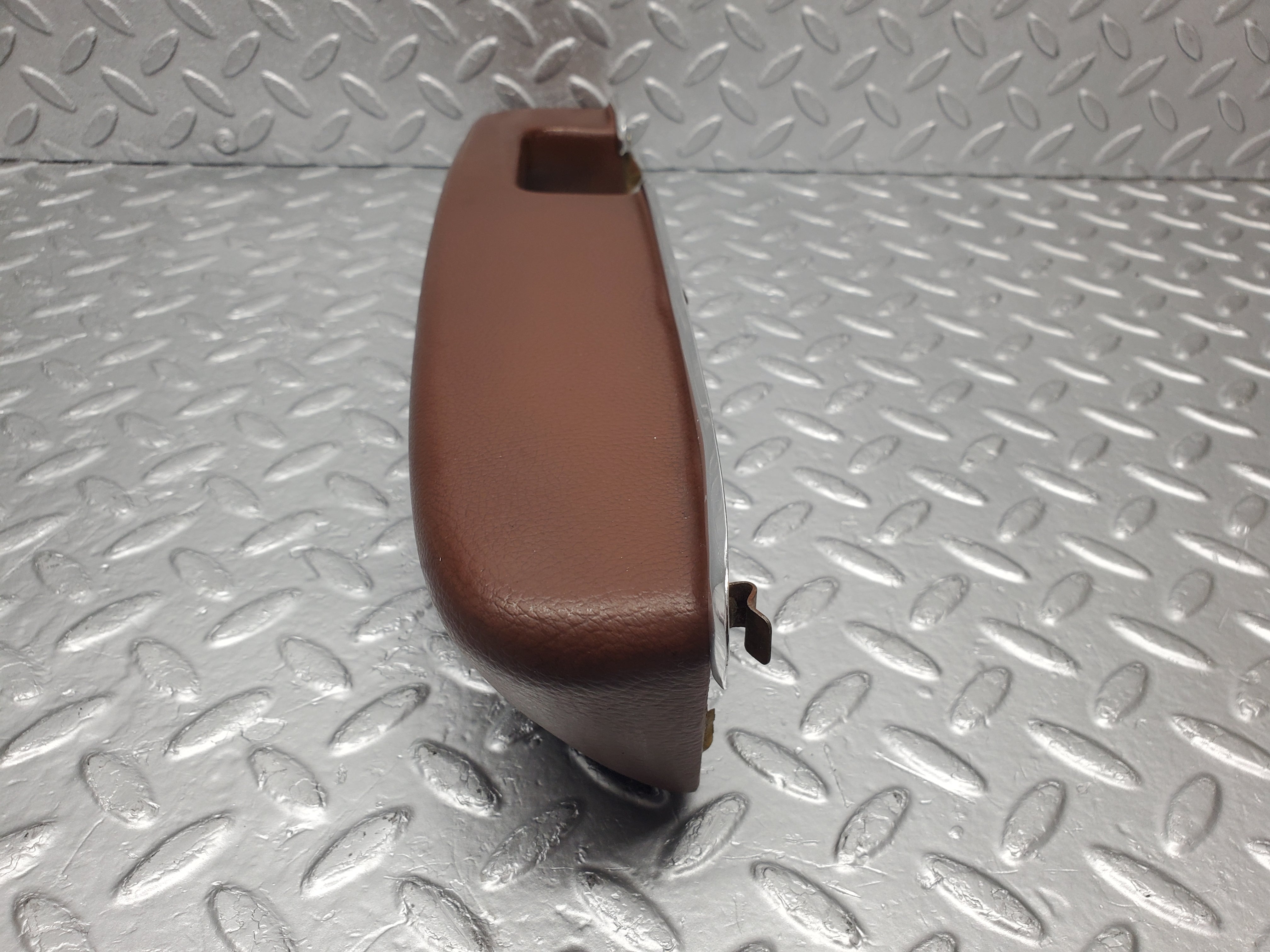 2112 Mercedes-Benz W116 350SE Front Right Door Handle Armrest Brown