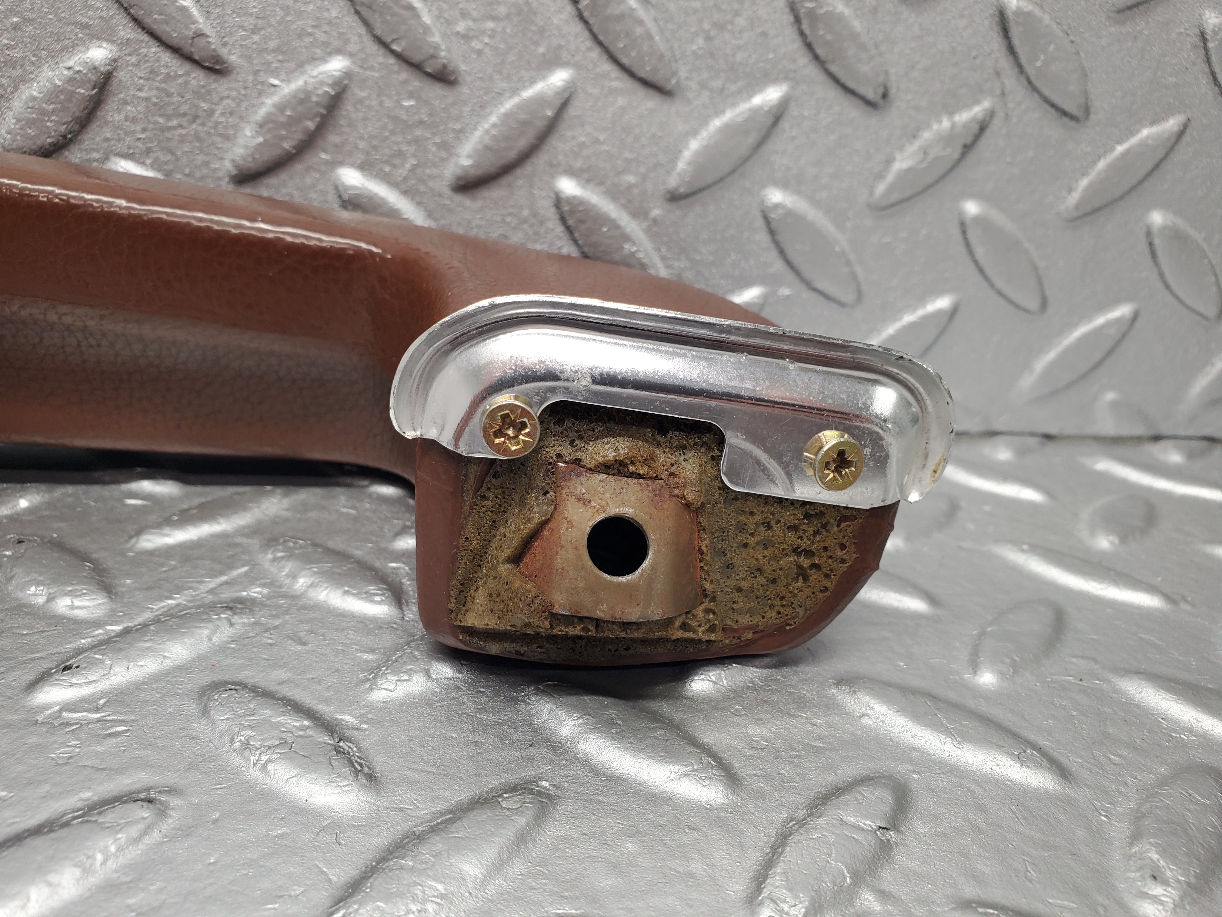 2112 Mercedes-Benz W116 350SE Front Right Door Handle Armrest Brown