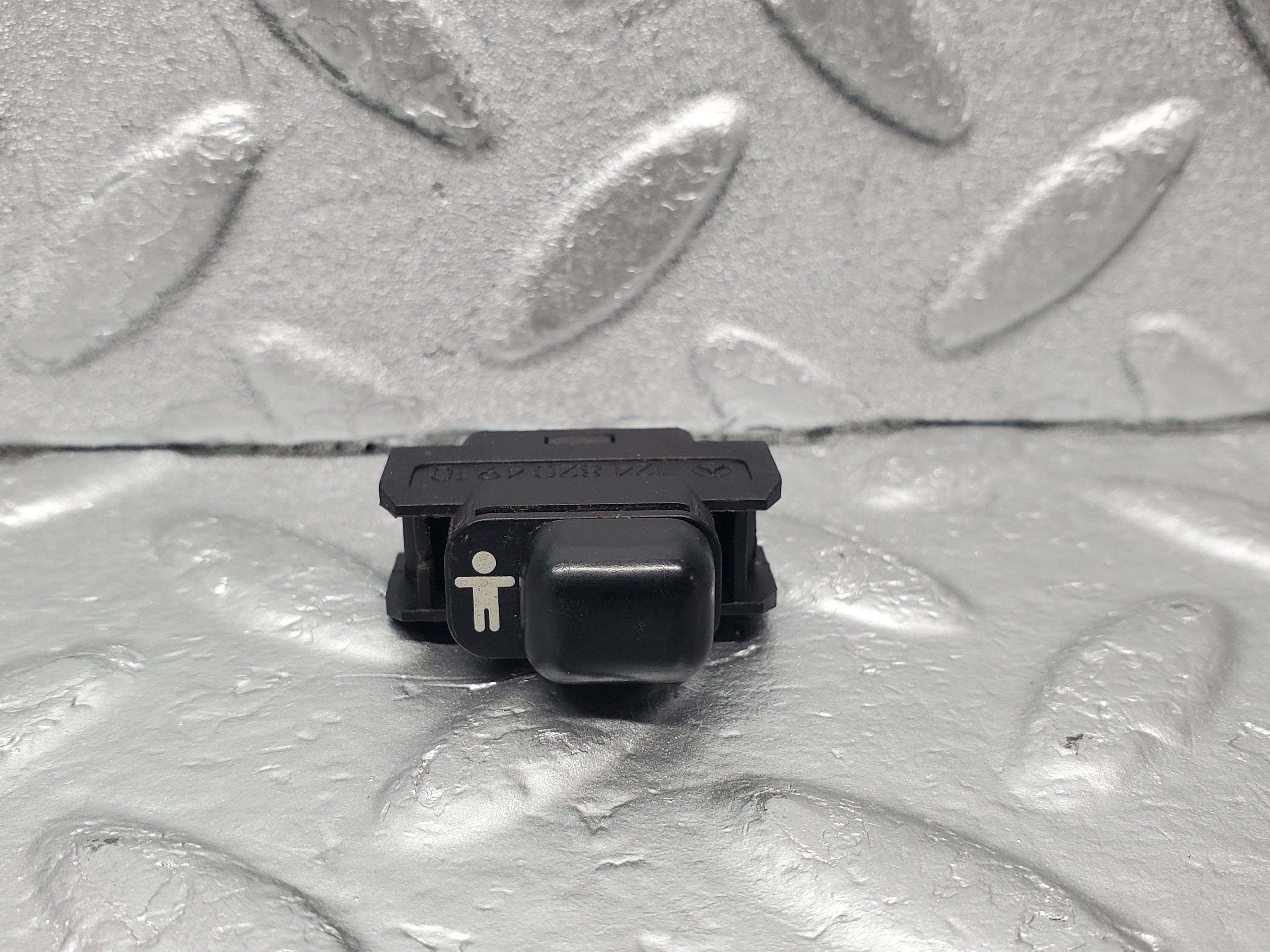 22604 Mercedes-Benz C124 E220 Coupe Child Lock Control Switch 1248204910