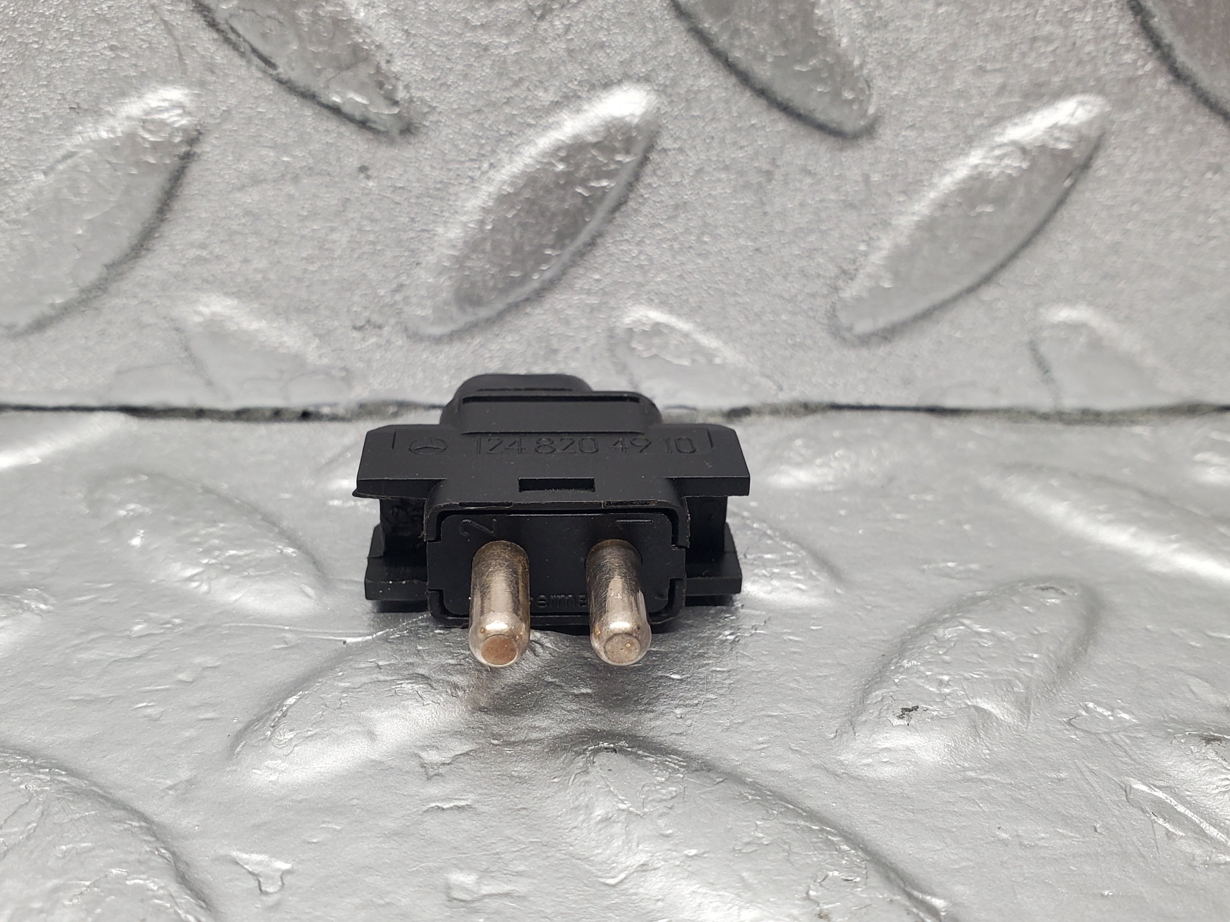 22604 Mercedes-Benz C124 E220 Coupe Child Lock Control Switch 1248204910