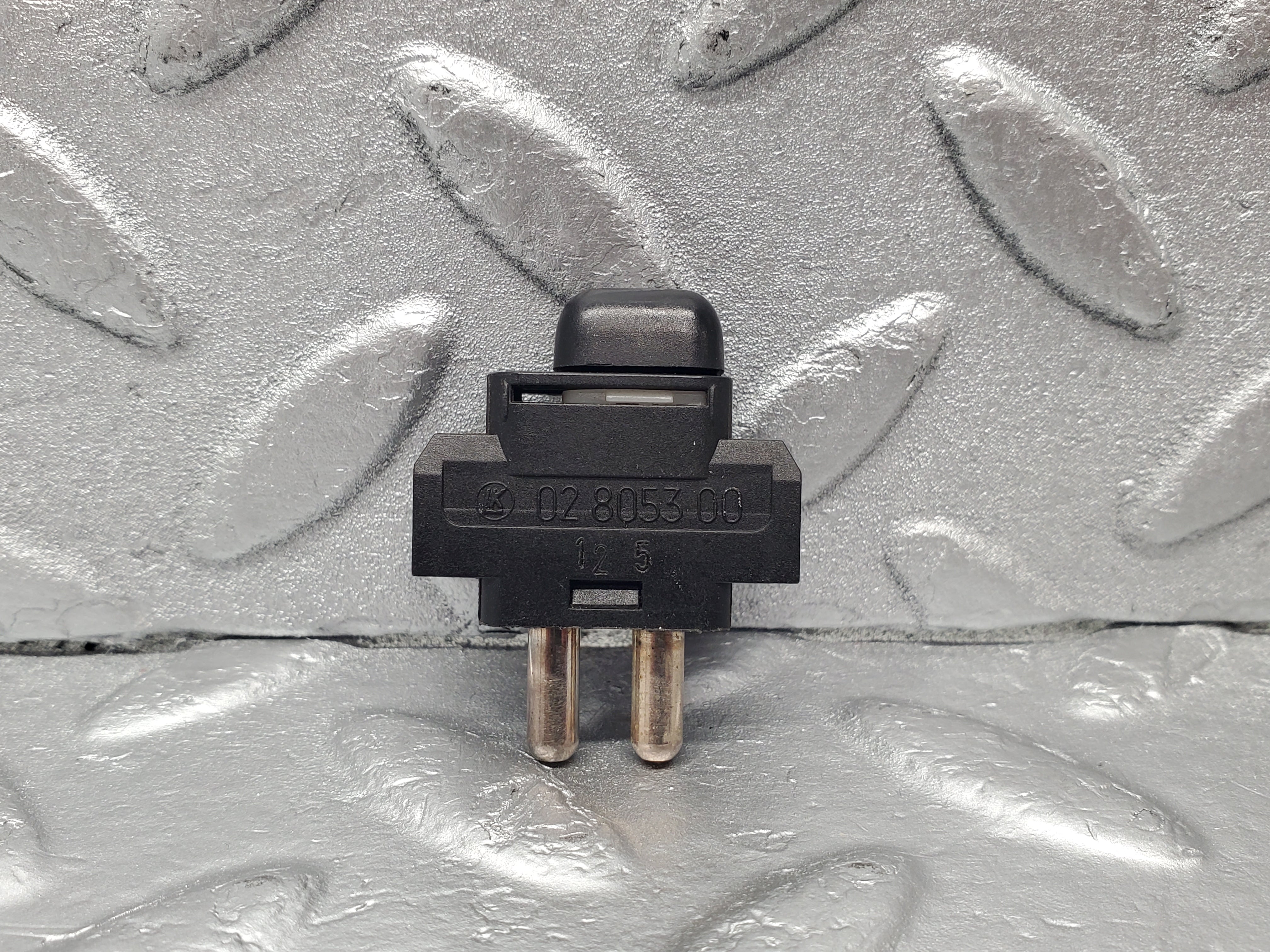 22604 Mercedes-Benz C124 E220 Coupe Child Lock Control Switch 1248204910