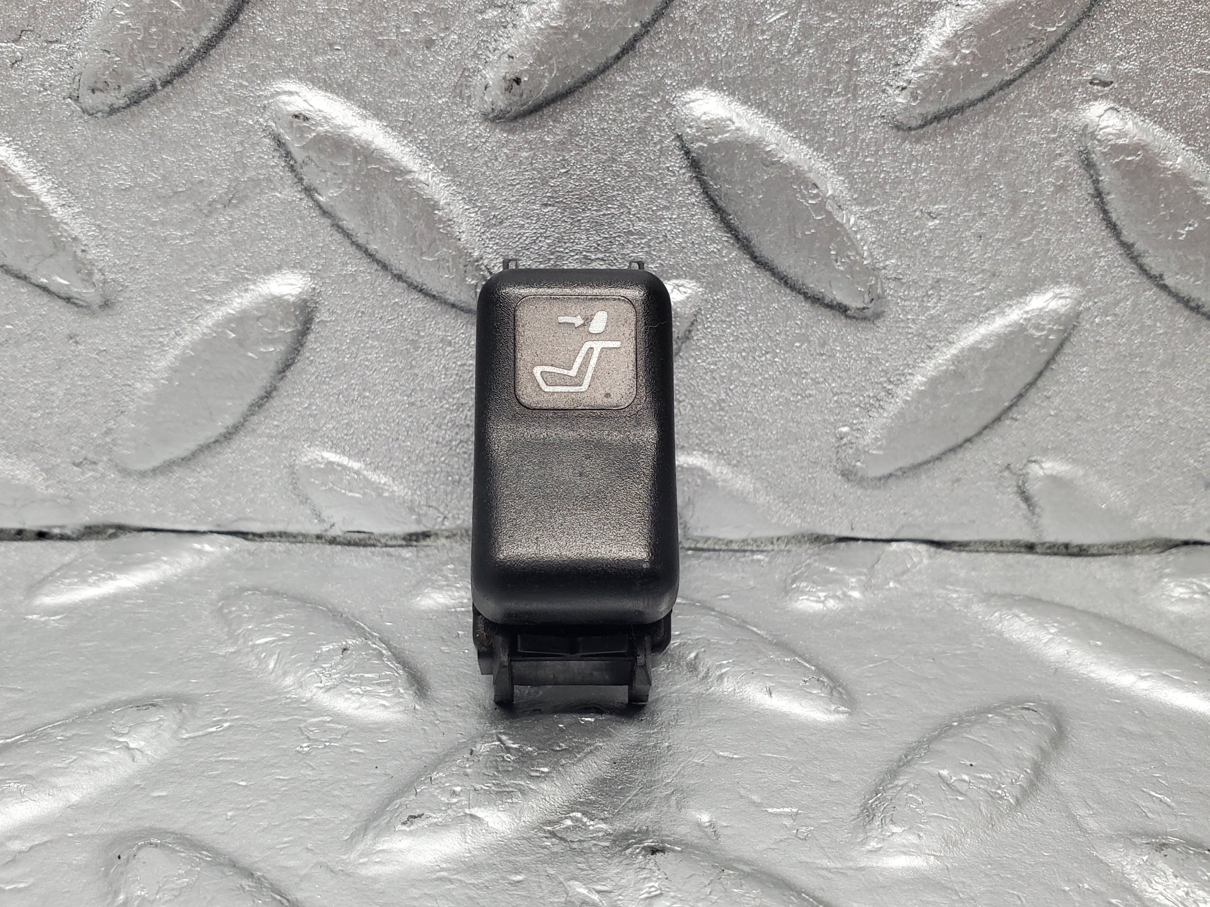 22611 Mercedes-Benz C124 E220 Rear Headrest Release Control Switch 1248214751