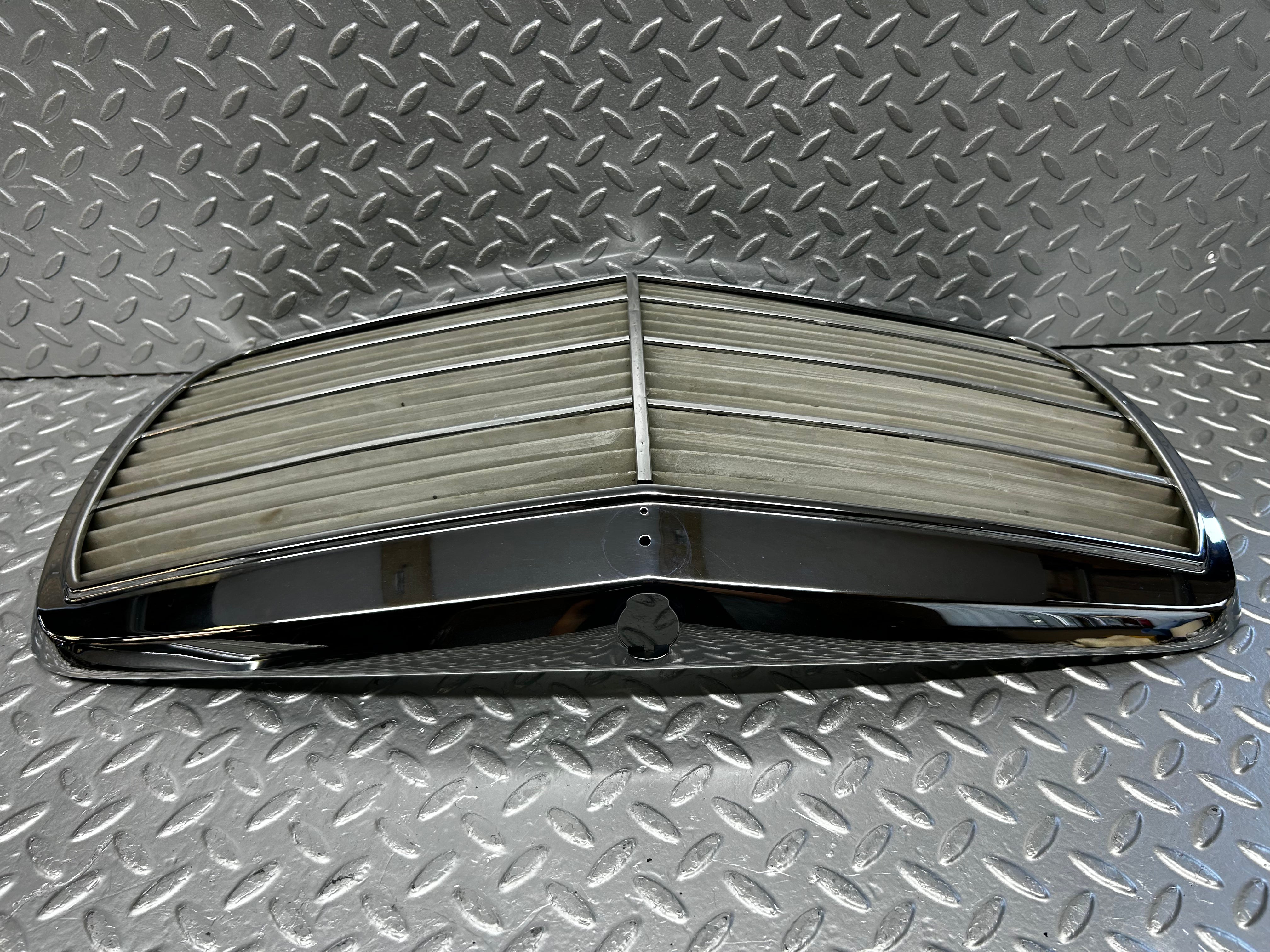 28420 Mercedes-Benz S123 240D Wagon Bonnet Grill Chrome 1238880923