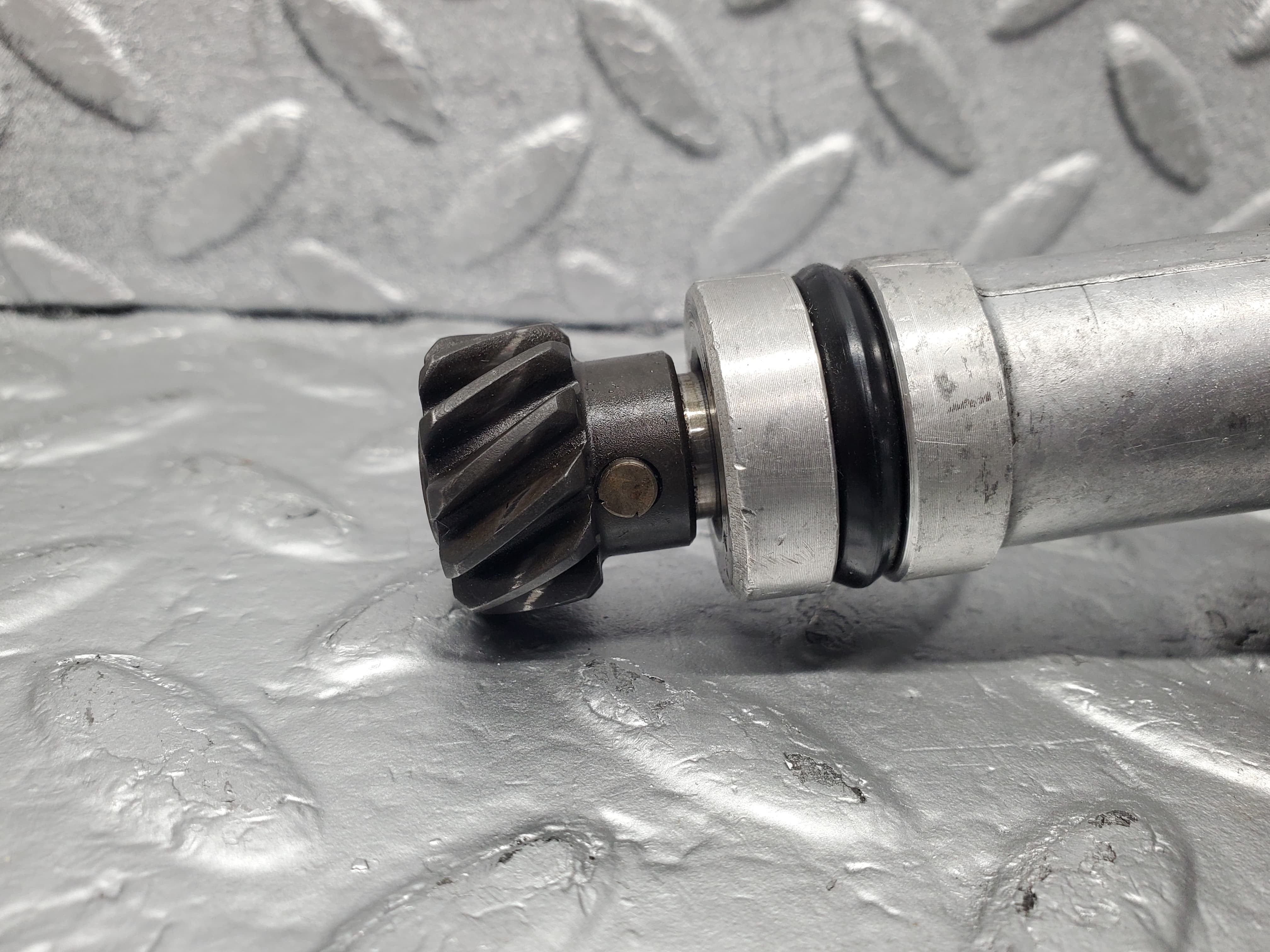 51762 Mercedes-Benz W123 M110 Ignition Distributor Bosch 0237306045 0031580901