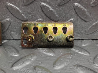 48157 Mercedes-Benz R230 350SL Coupe Hydraulic Pump Pipe Holder